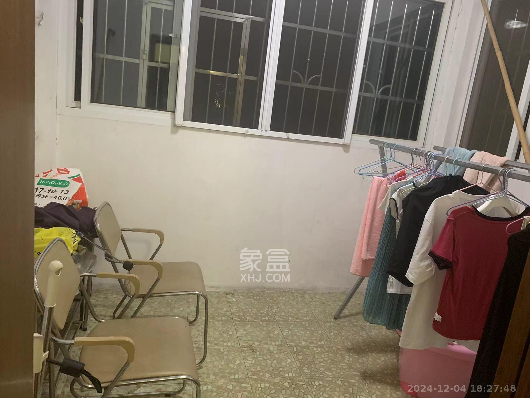 万煦园 4室2厅2卫 3000.0元/月 万煦园 4室2厅2卫 3000.0元/月室内图