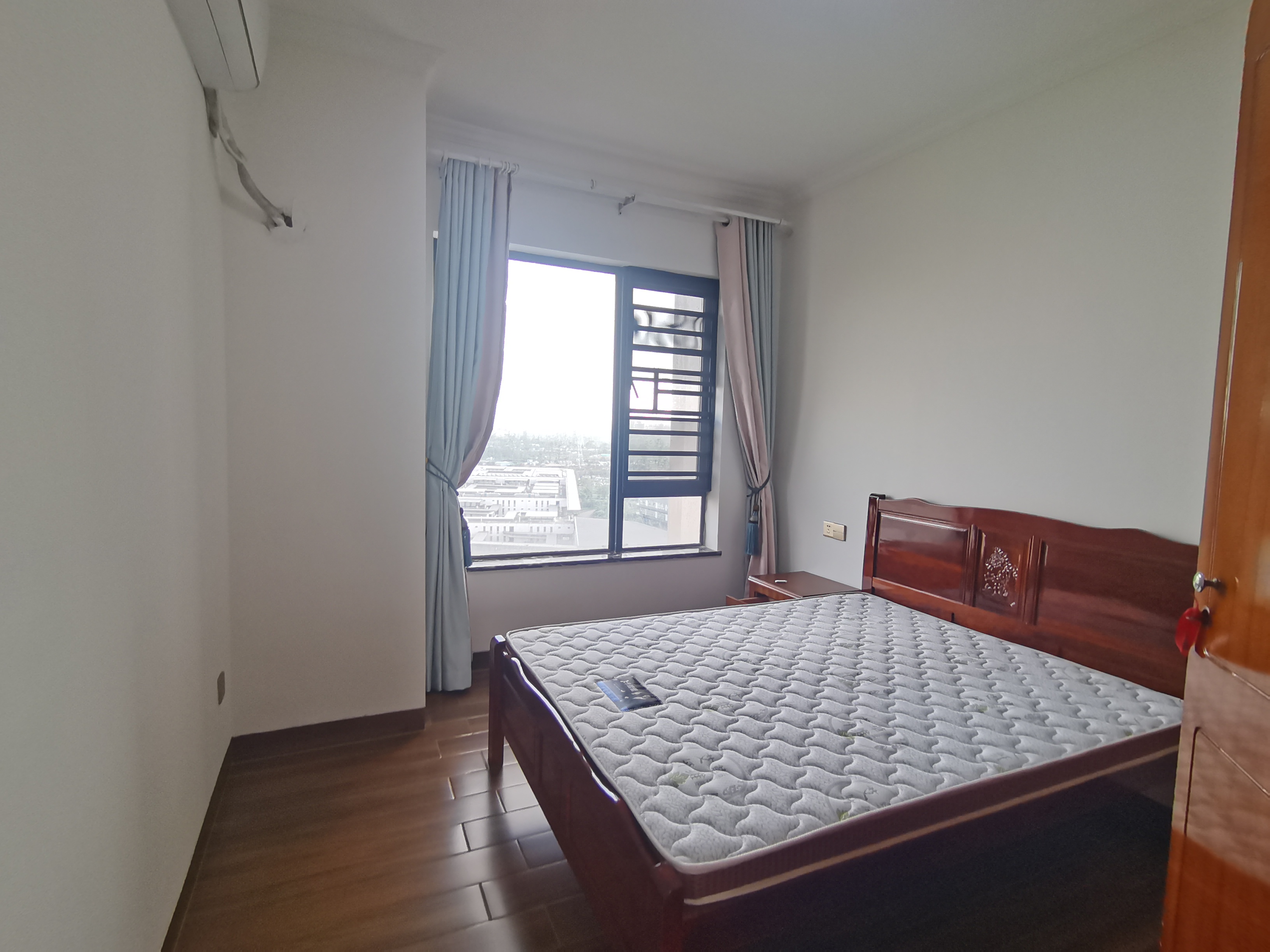 恩祥新城 5室2厅2卫 6000.0元/月 恩祥新城 5室2厅2卫 6000.0元/月室内图