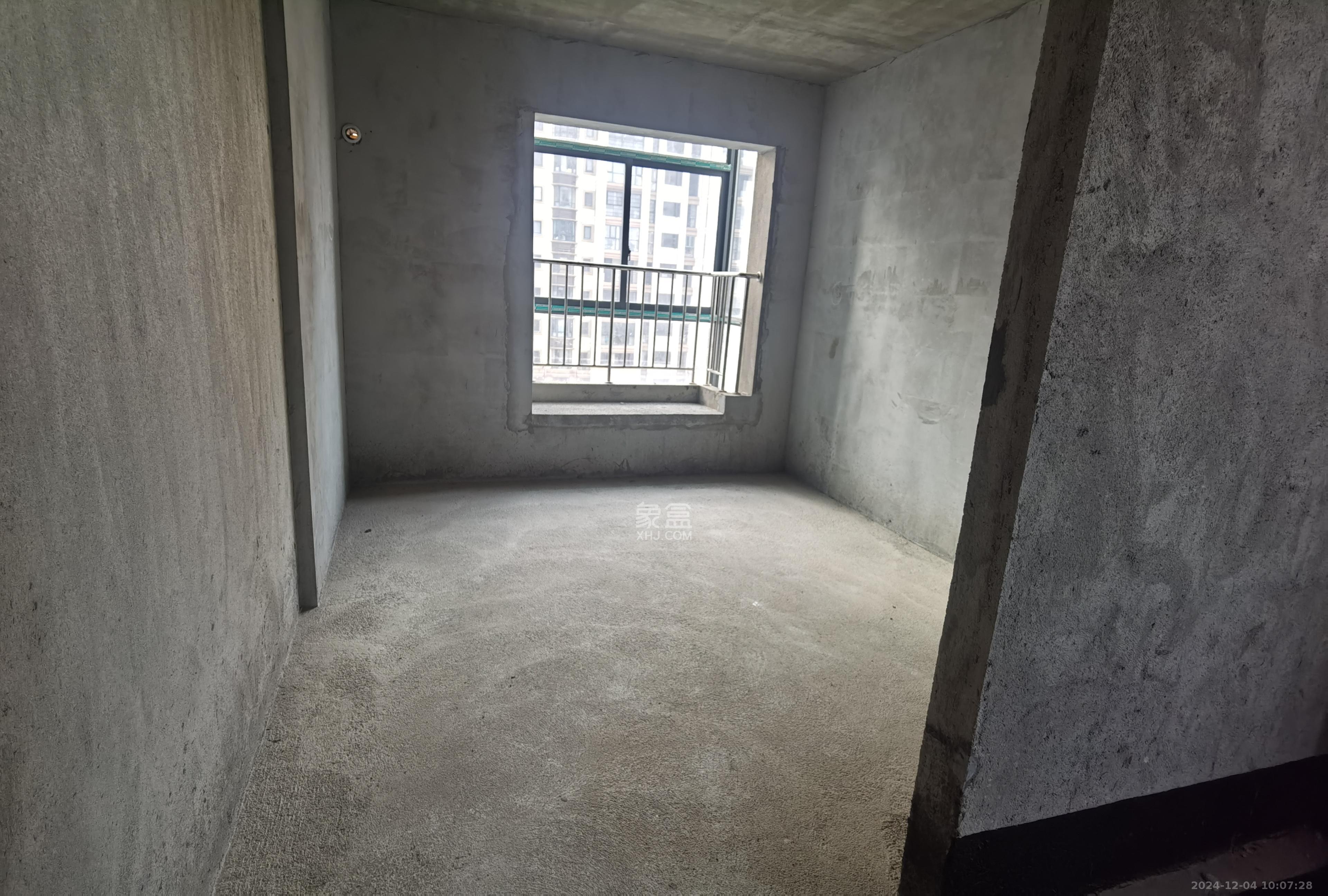 九华新城  4室2厅2卫   53.80万 九华新城  4室2厅2卫   53.80万卧室