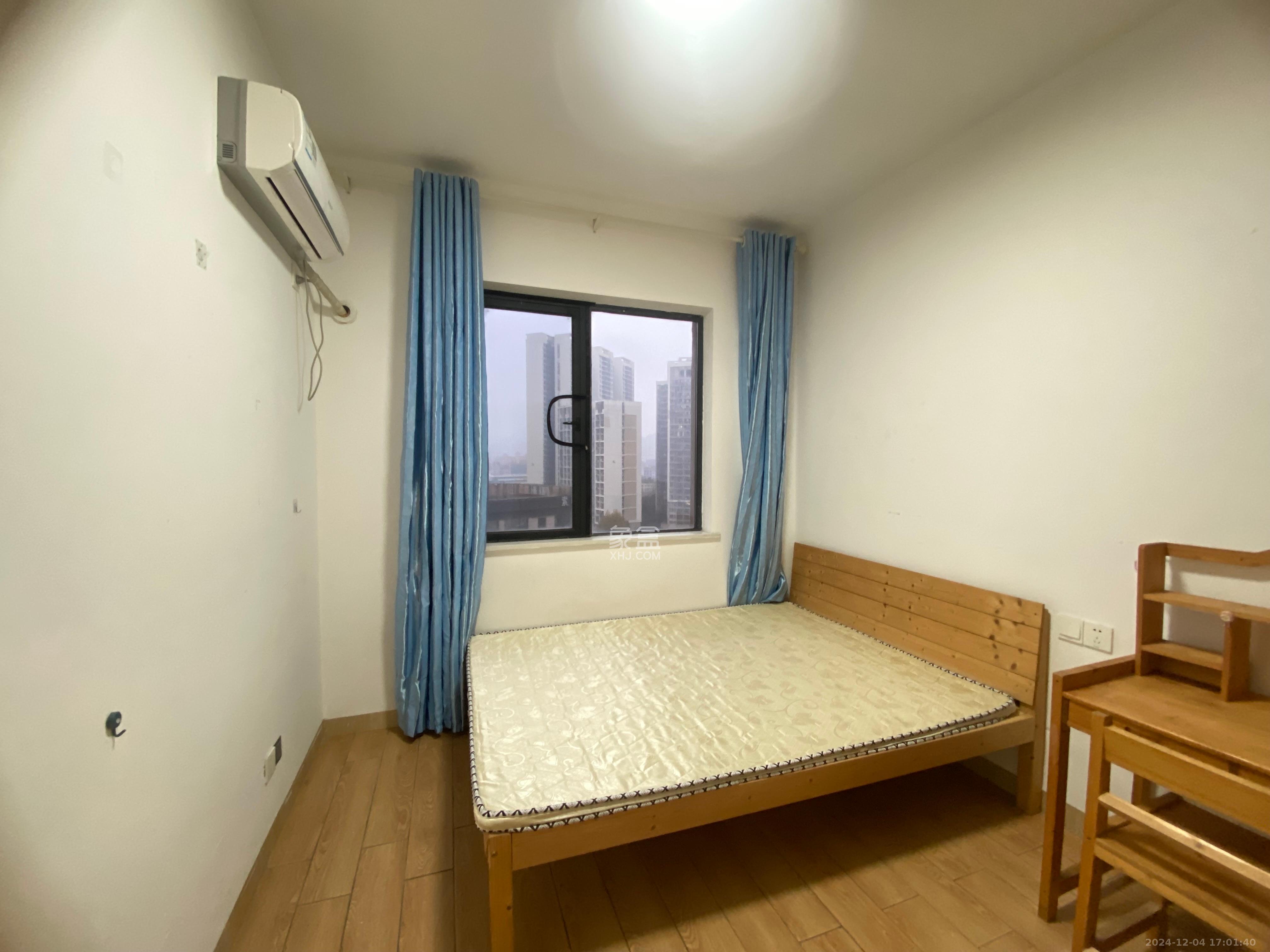 润芳园 3室2厅2卫 2300.0元/月 润芳园 3室2厅2卫 2300.0元/月室内图