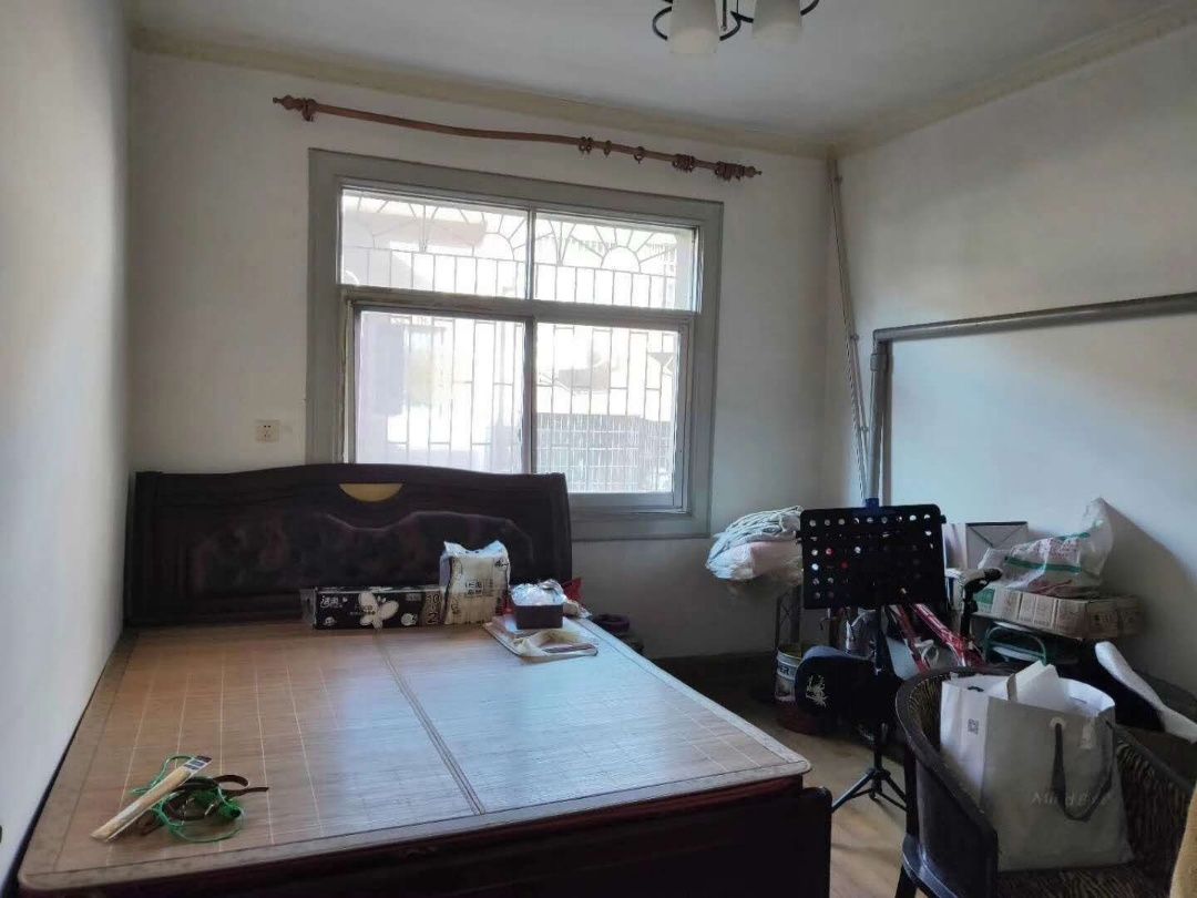 八一橡胶总厂生活区(东贸街) 3室2厅1卫 52.0万 八一橡胶总厂生活区(东贸街) 3室2厅1卫 52.0万客厅