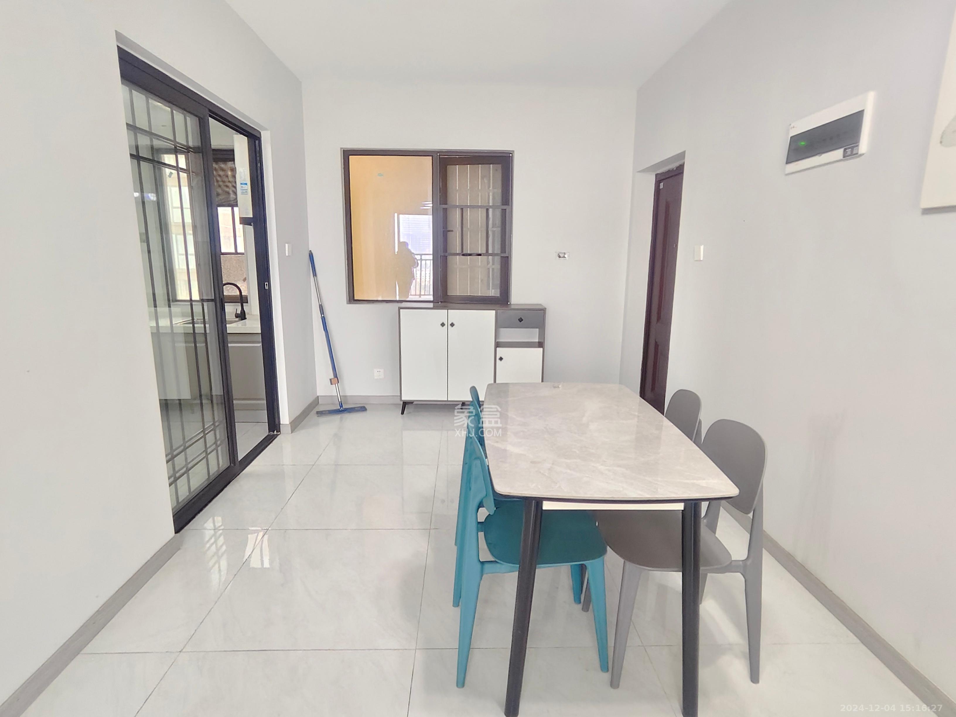 和润园三期 3室1厅1卫 2500.0元/月 和润园三期 3室1厅1卫 2500.0元/月室内图