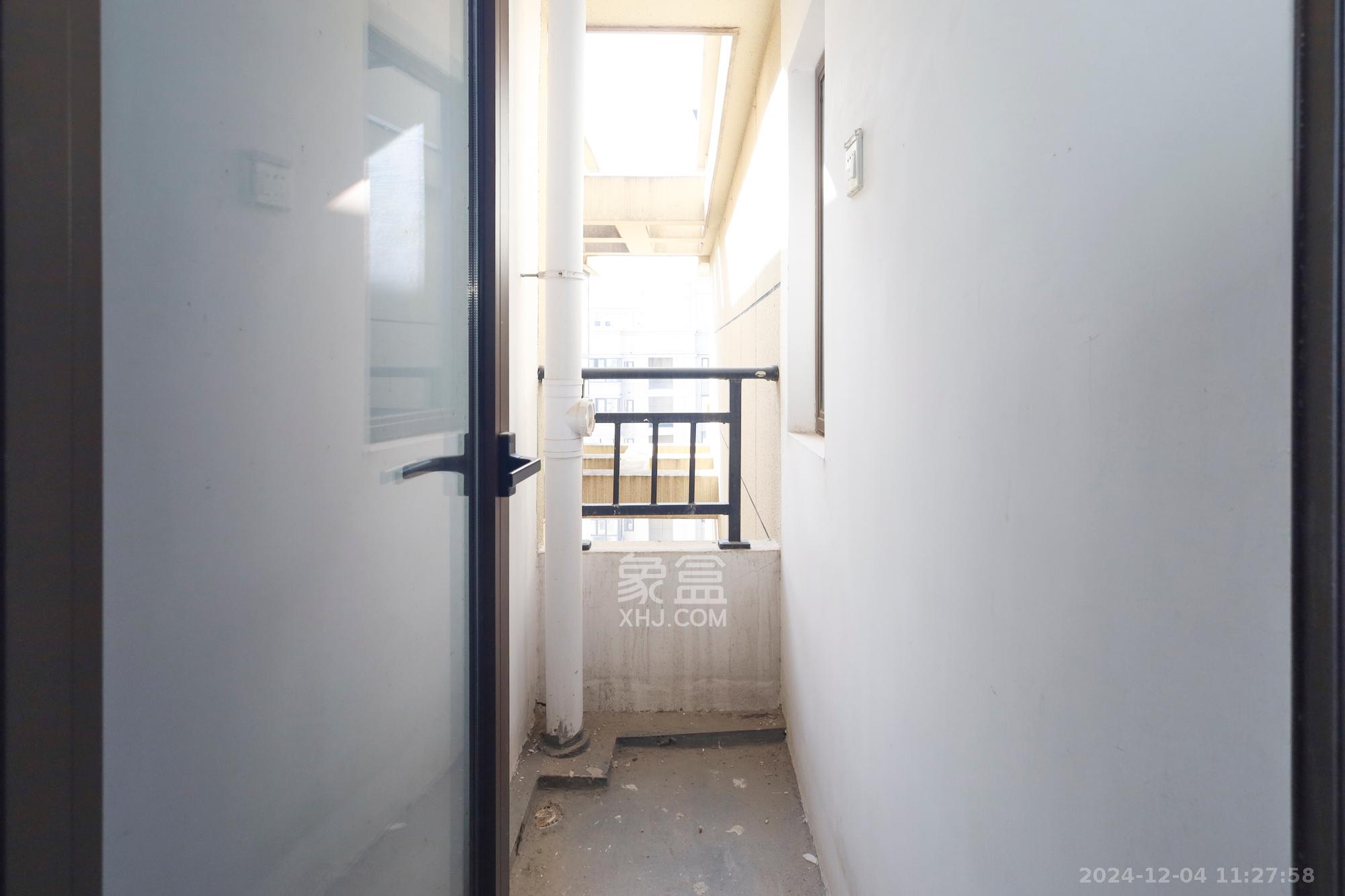 山语城三期 4室2厅2卫 1500.0元/月 山语城三期 4室2厅2卫 1500.0元/月室内图