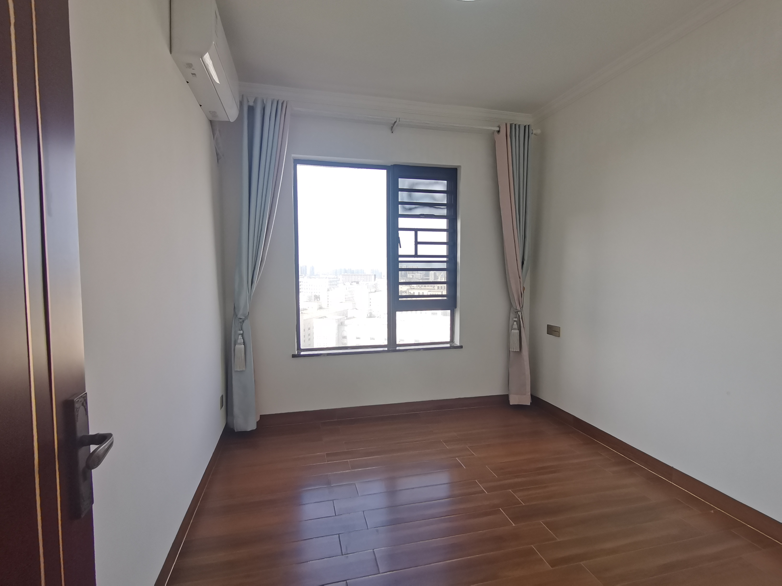 恩祥新城 5室2厅2卫 6000.0元/月 恩祥新城 5室2厅2卫 6000.0元/月室内图