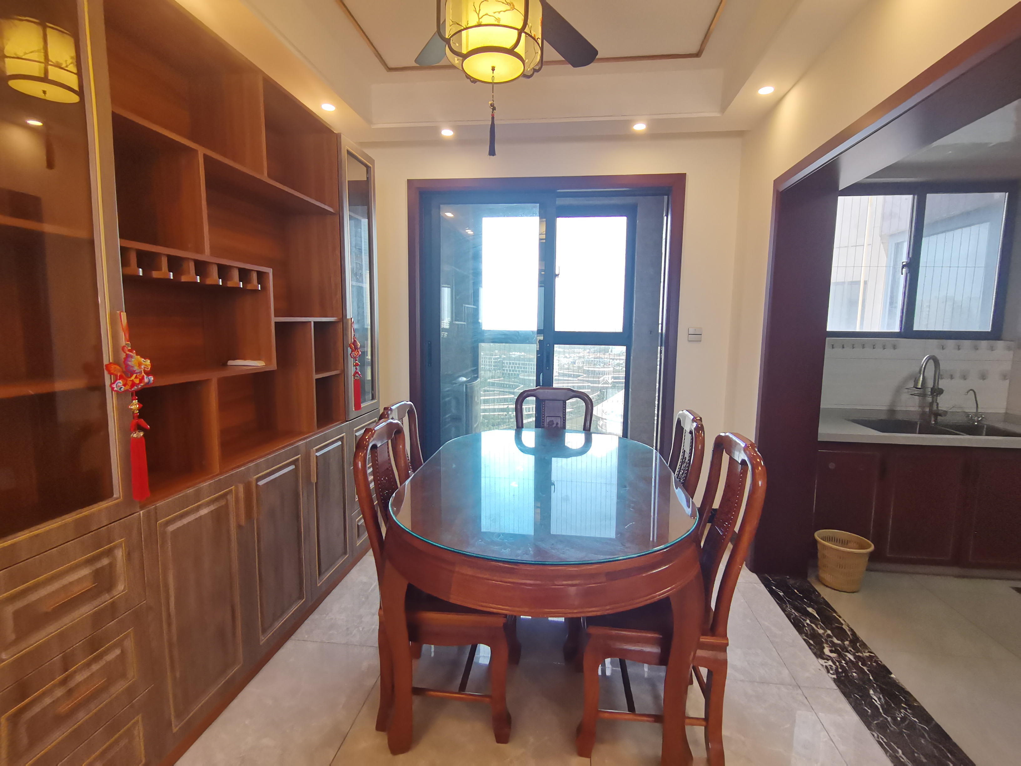 恩祥新城 5室2厅2卫 6000.0元/月 恩祥新城 5室2厅2卫 6000.0元/月室内图