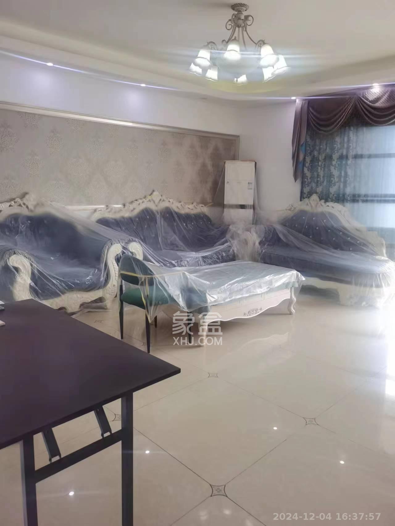 华银天际  4室2厅2卫   3000.00元/月室内图