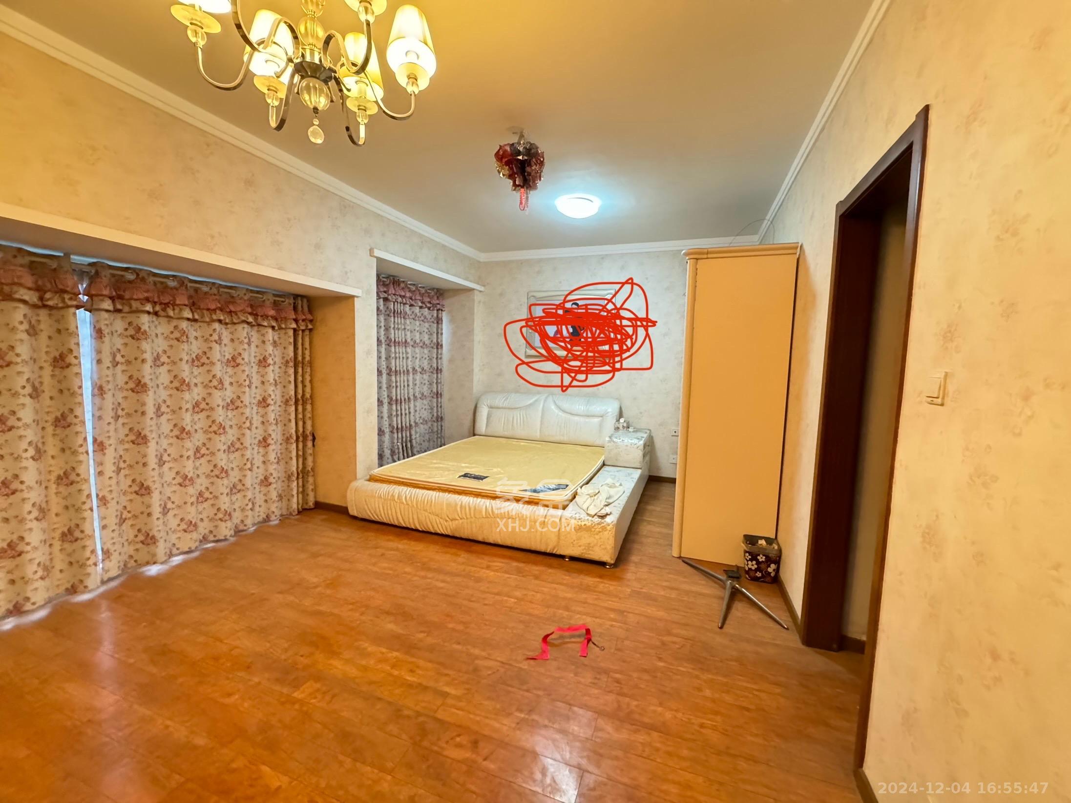 藏珑湖上国际花园 4室2厅2卫 4200.0元/月 藏珑湖上国际花园 4室2厅2卫 4200.0元/月室内图