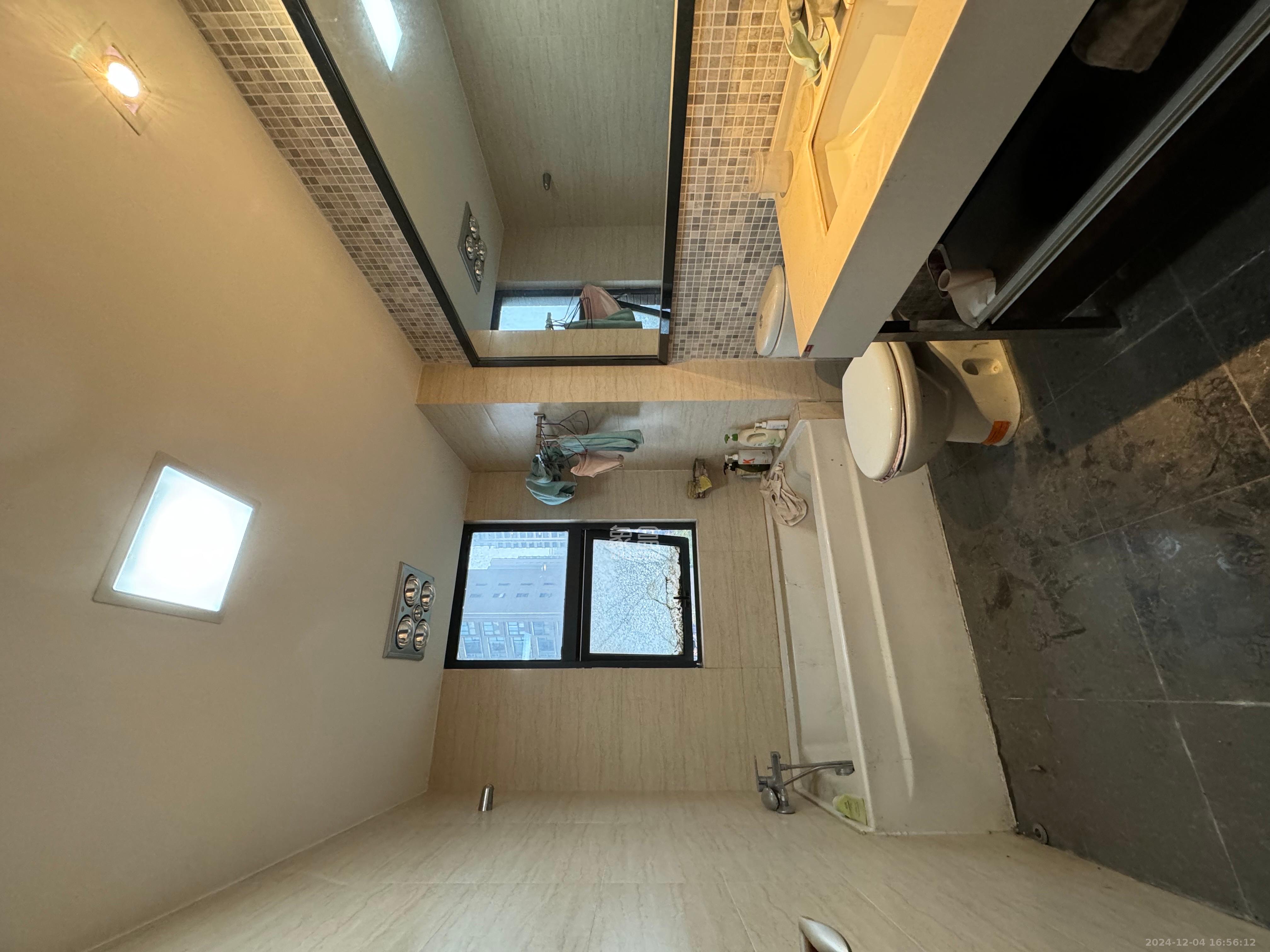 藏珑湖上国际花园 4室2厅2卫 4200.0元/月 藏珑湖上国际花园 4室2厅2卫 4200.0元/月室内图