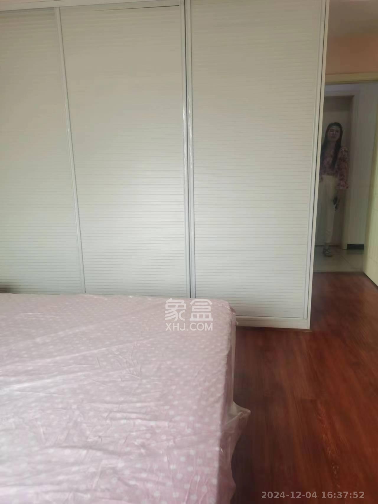 华银天际  4室2厅2卫   3000.00元/月室内图