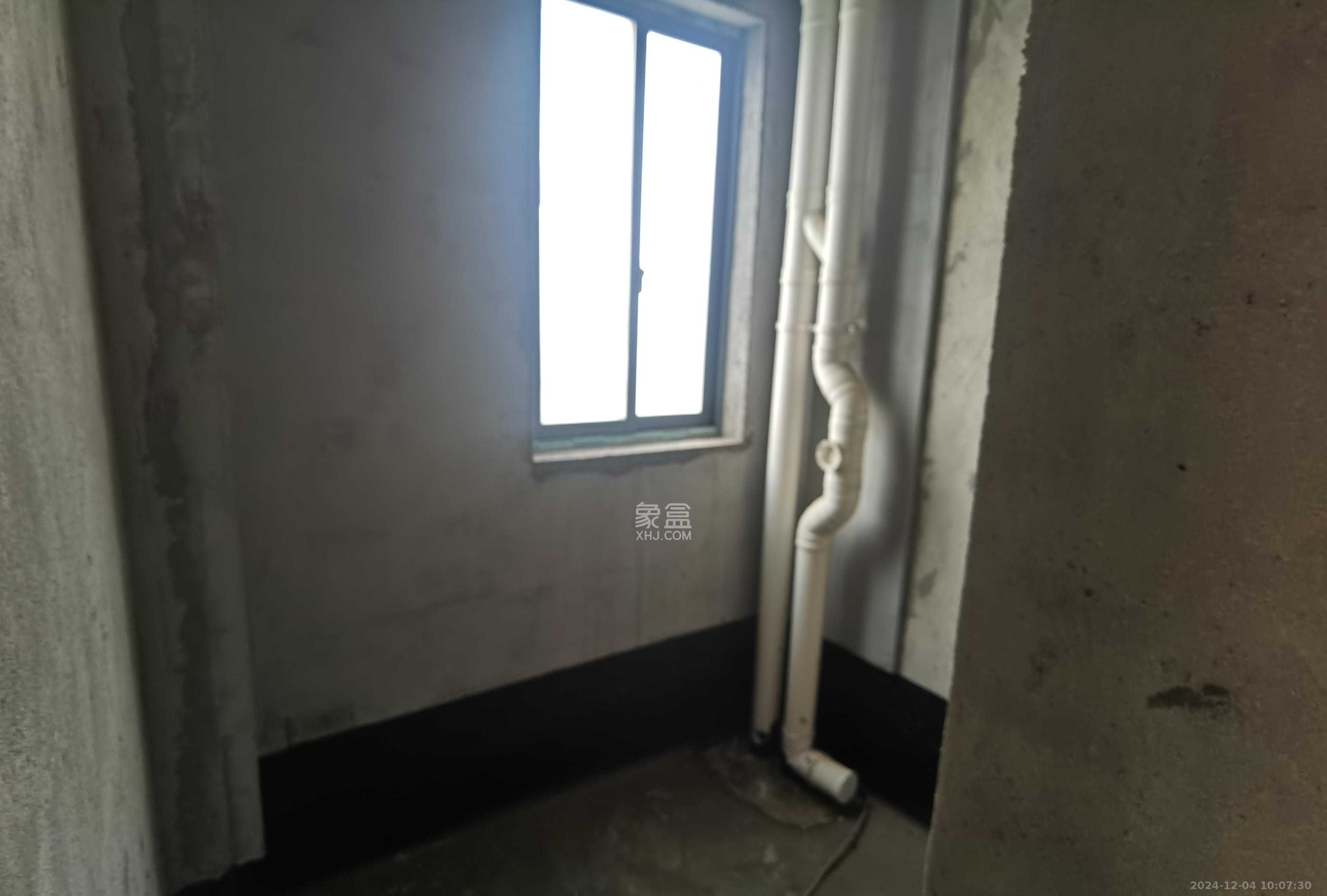 九华新城  4室2厅2卫   53.80万 九华新城  4室2厅2卫   53.80万卫生间