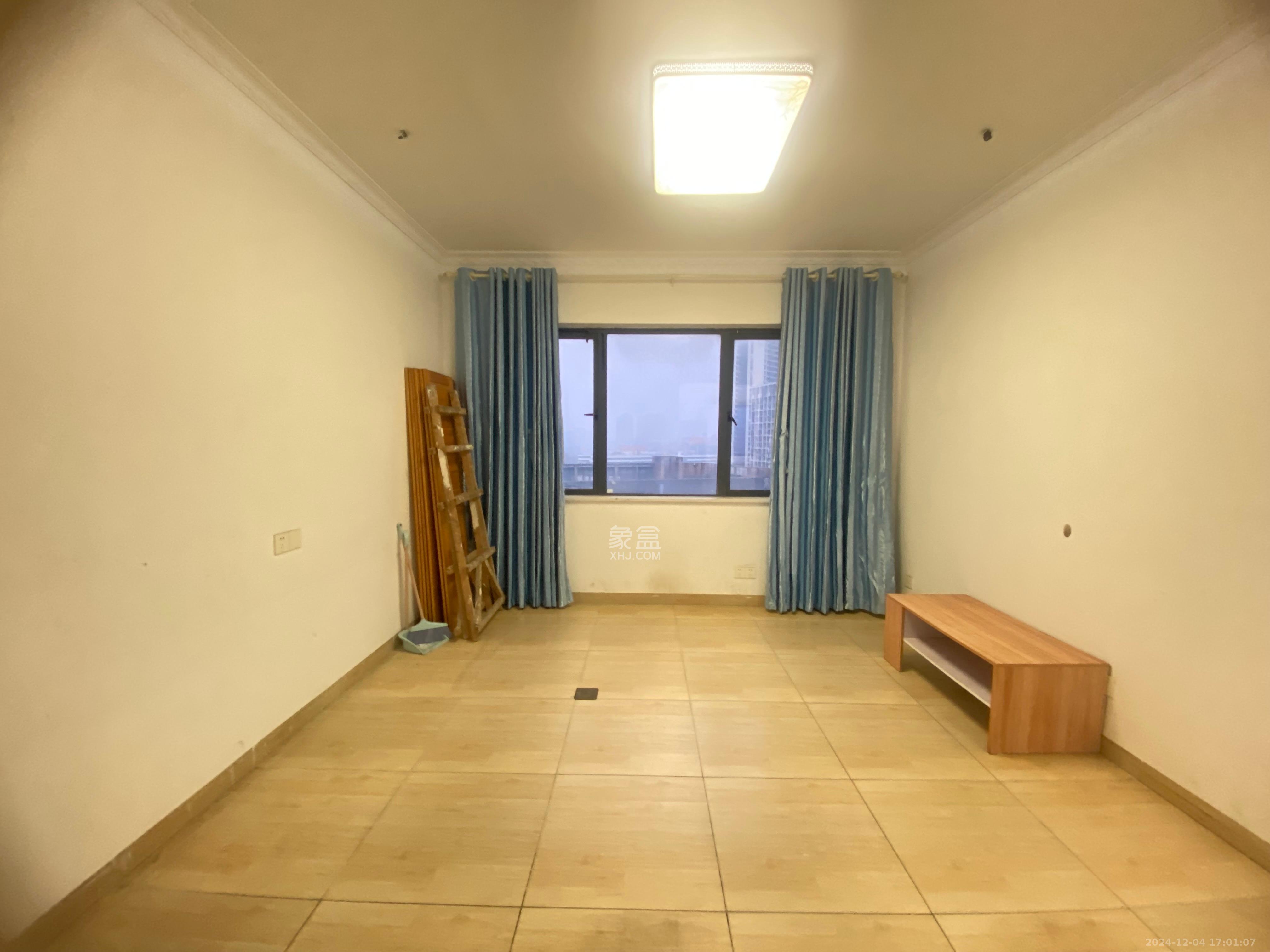 润芳园 3室2厅2卫 2300.0元/月 润芳园 3室2厅2卫 2300.0元/月室内图