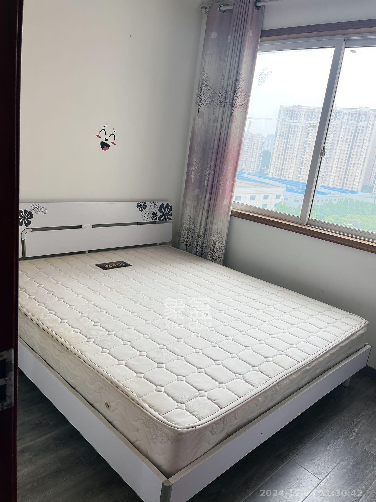 麓谷锦和园  3室2厅1卫   2300.00元/月室内图