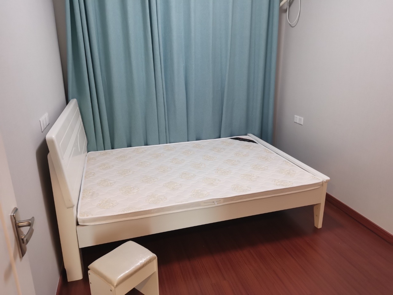 中海珑悦府  1室0厅0卫   3300.00元/月户型图