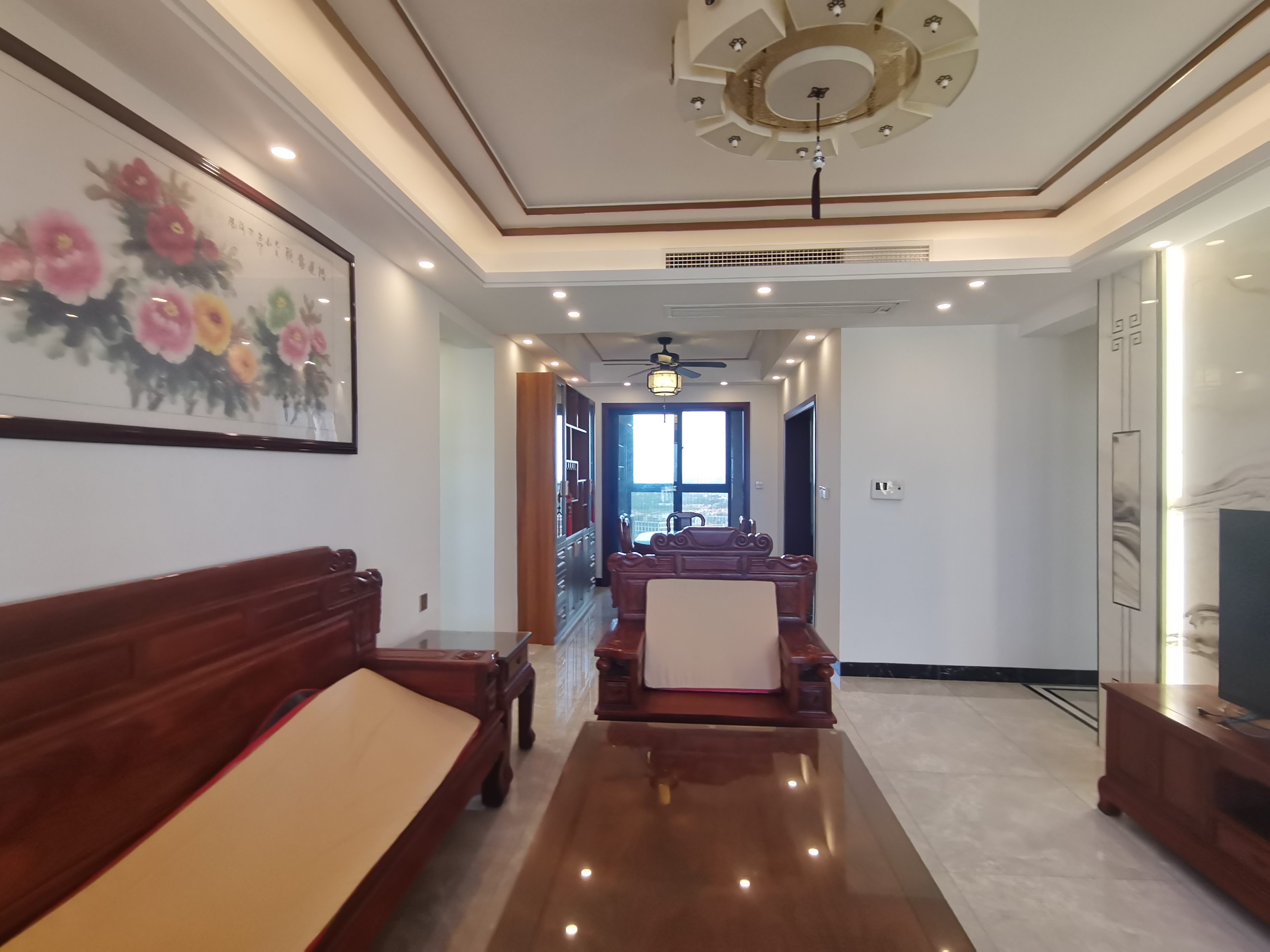 恩祥新城 5室2厅2卫 6000.0元/月 恩祥新城 5室2厅2卫 6000.0元/月室内图