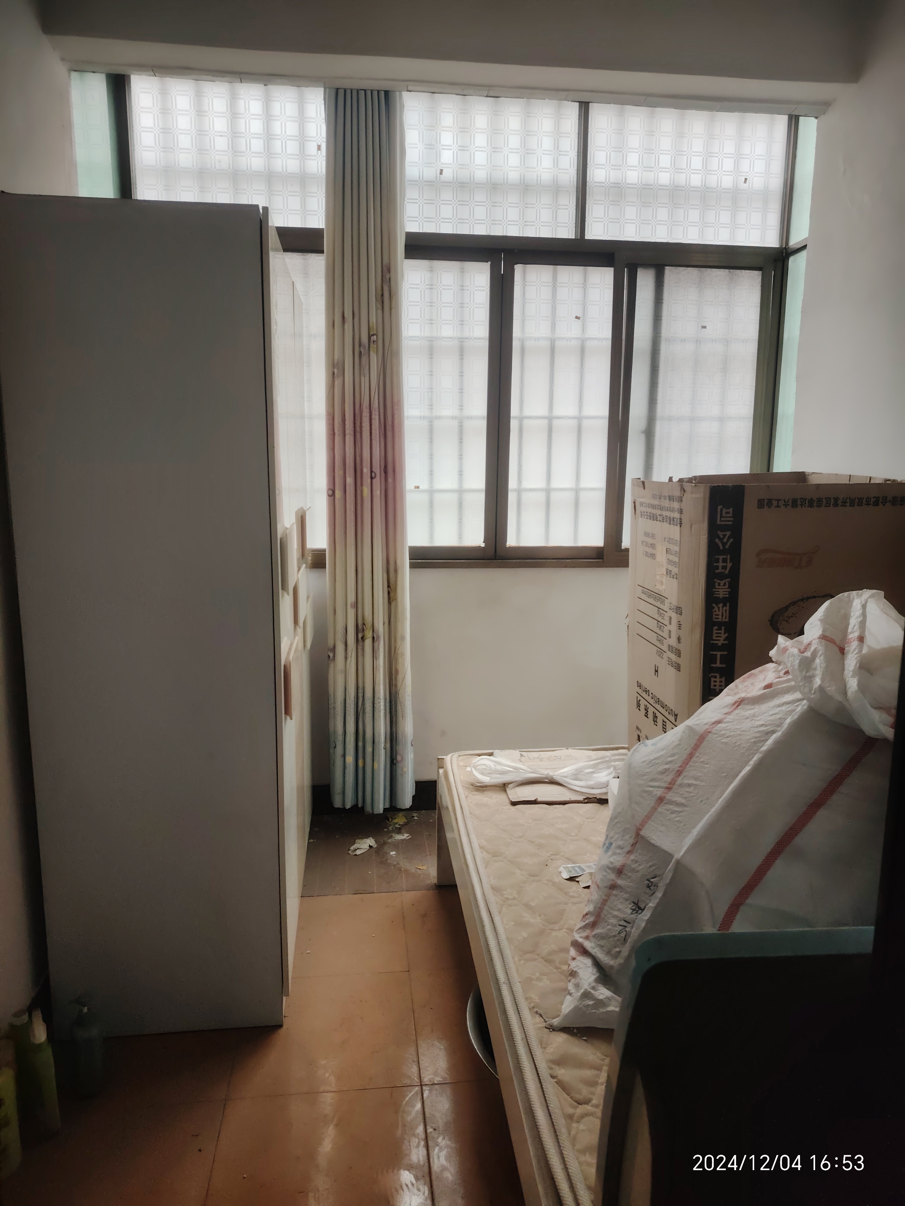 育财农贸市场(民营市场) 3室1厅1卫 29.8万 育财农贸市场(民营市场) 3室1厅1卫 29.8万客厅