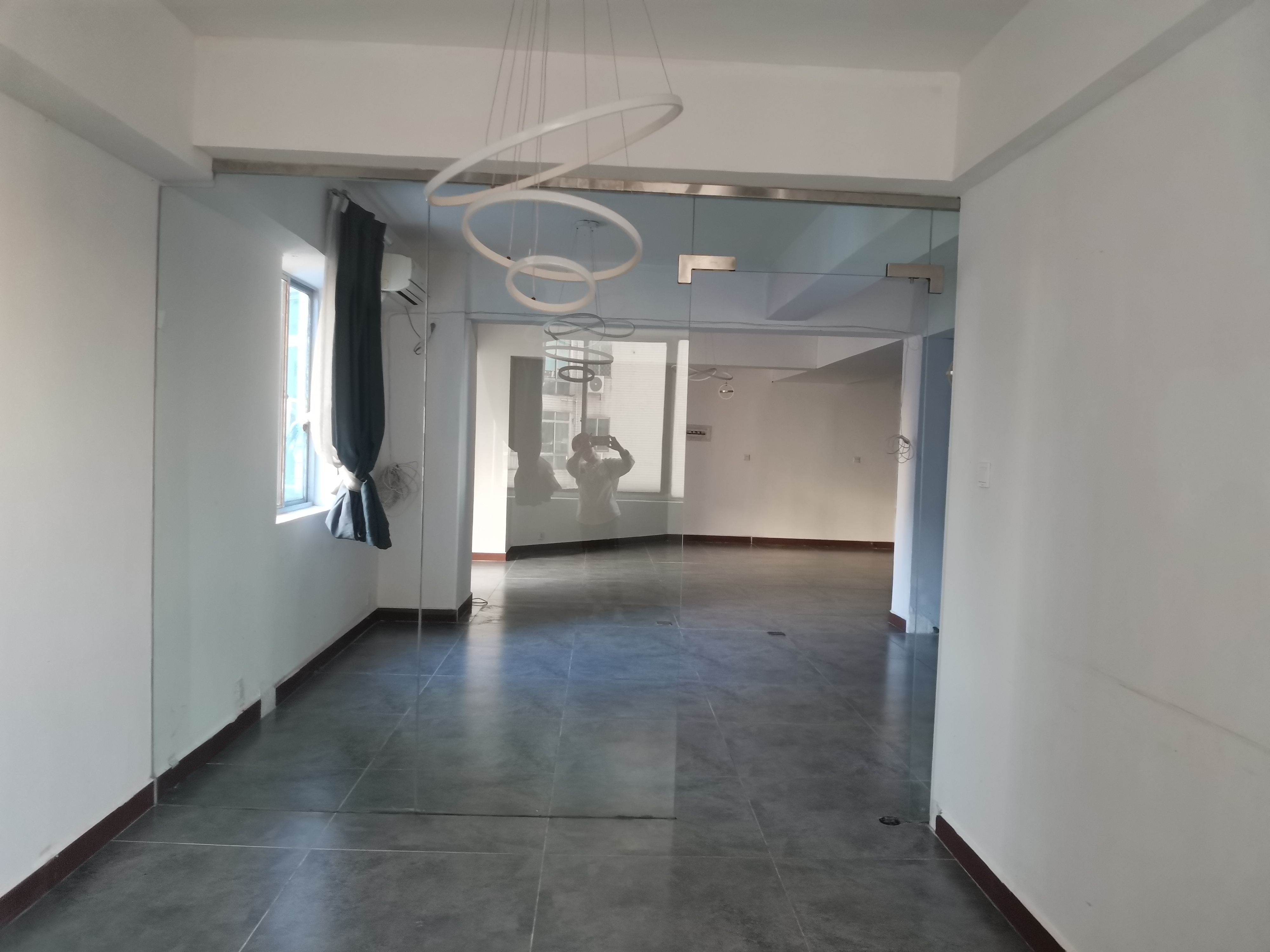 世贸中心 2室2厅1卫 2500.0元/月 世贸中心 2室2厅1卫 2500.0元/月室内图