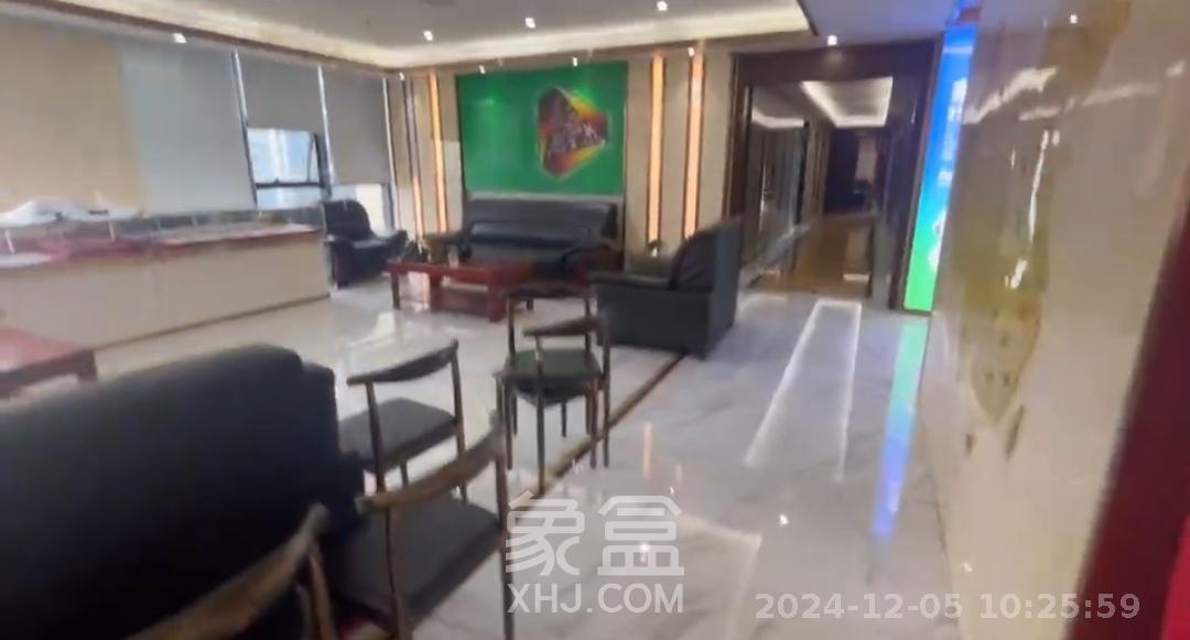 万坤图财富广场   580.0㎡     36000.00元/月室内图