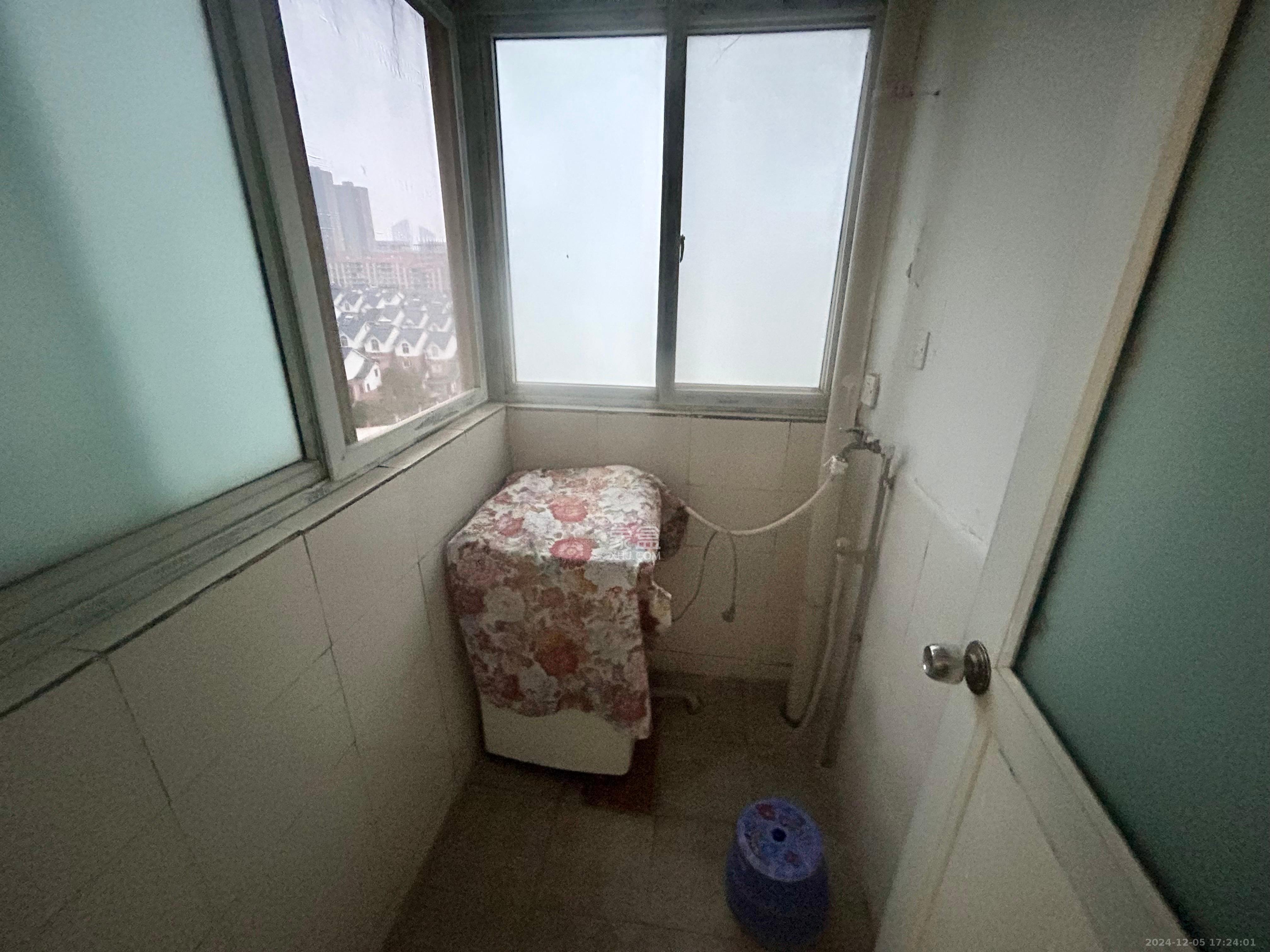 长房凤凰佳园 1室1厅1卫 1200.0元/月 长房凤凰佳园 1室1厅1卫 1200.0元/月室内图