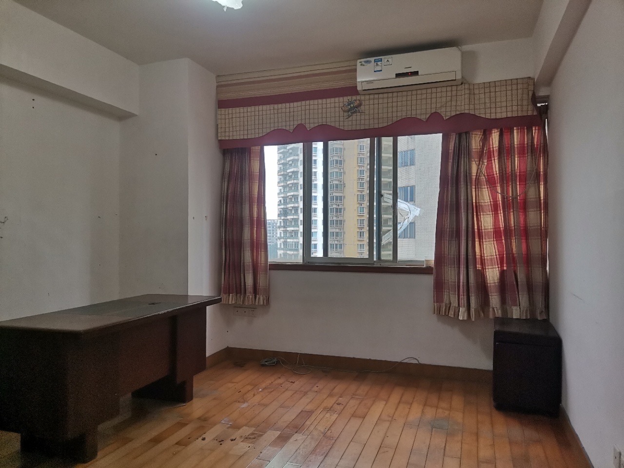 世贸中心 3室2厅1卫 138.0万 世贸中心 3室2厅1卫 138.0万客厅