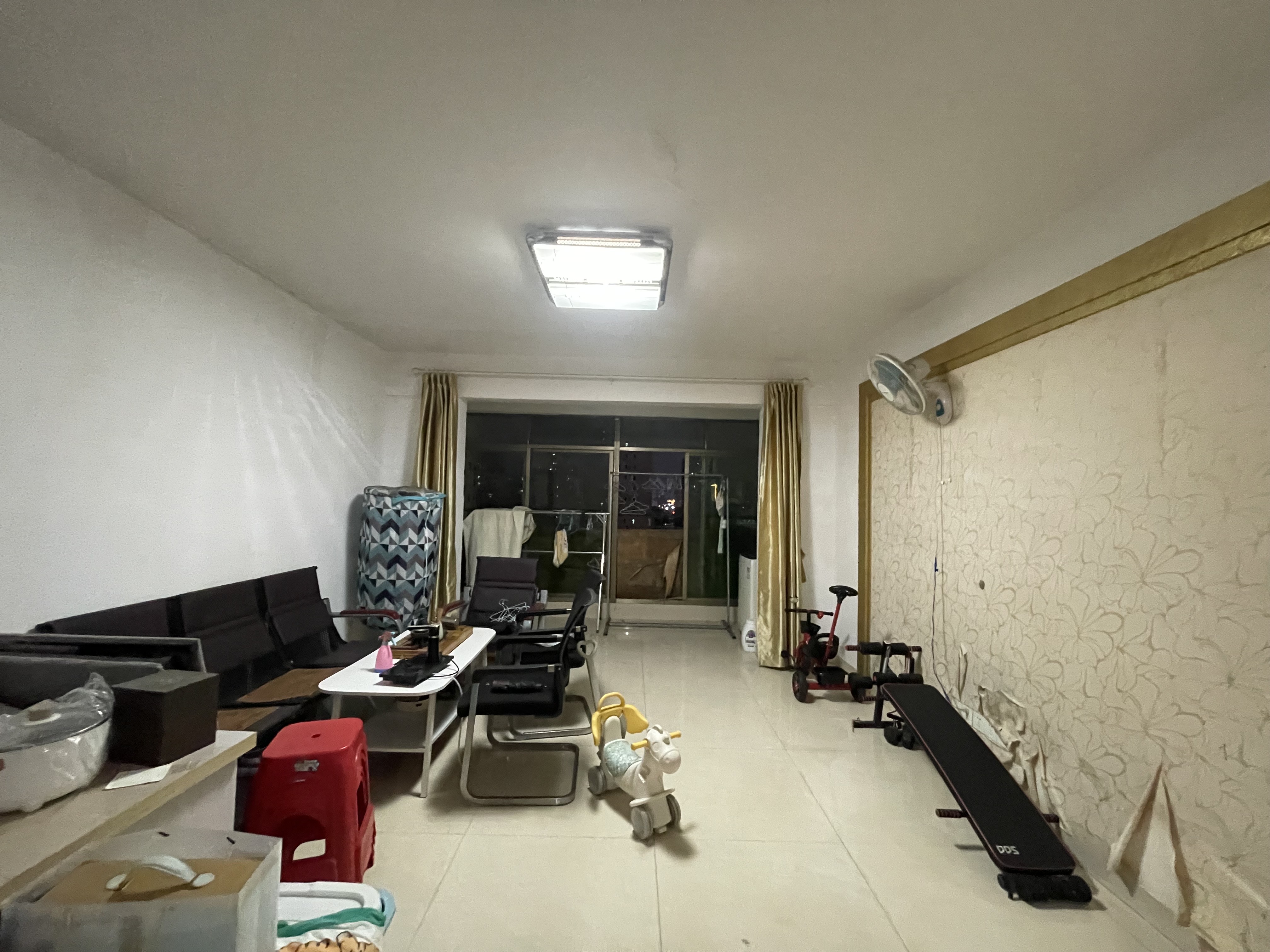 怡翠苑(金濂路) 3室2厅2卫 2500.0元/月 怡翠苑(金濂路) 3室2厅2卫 2500.0元/月室内图