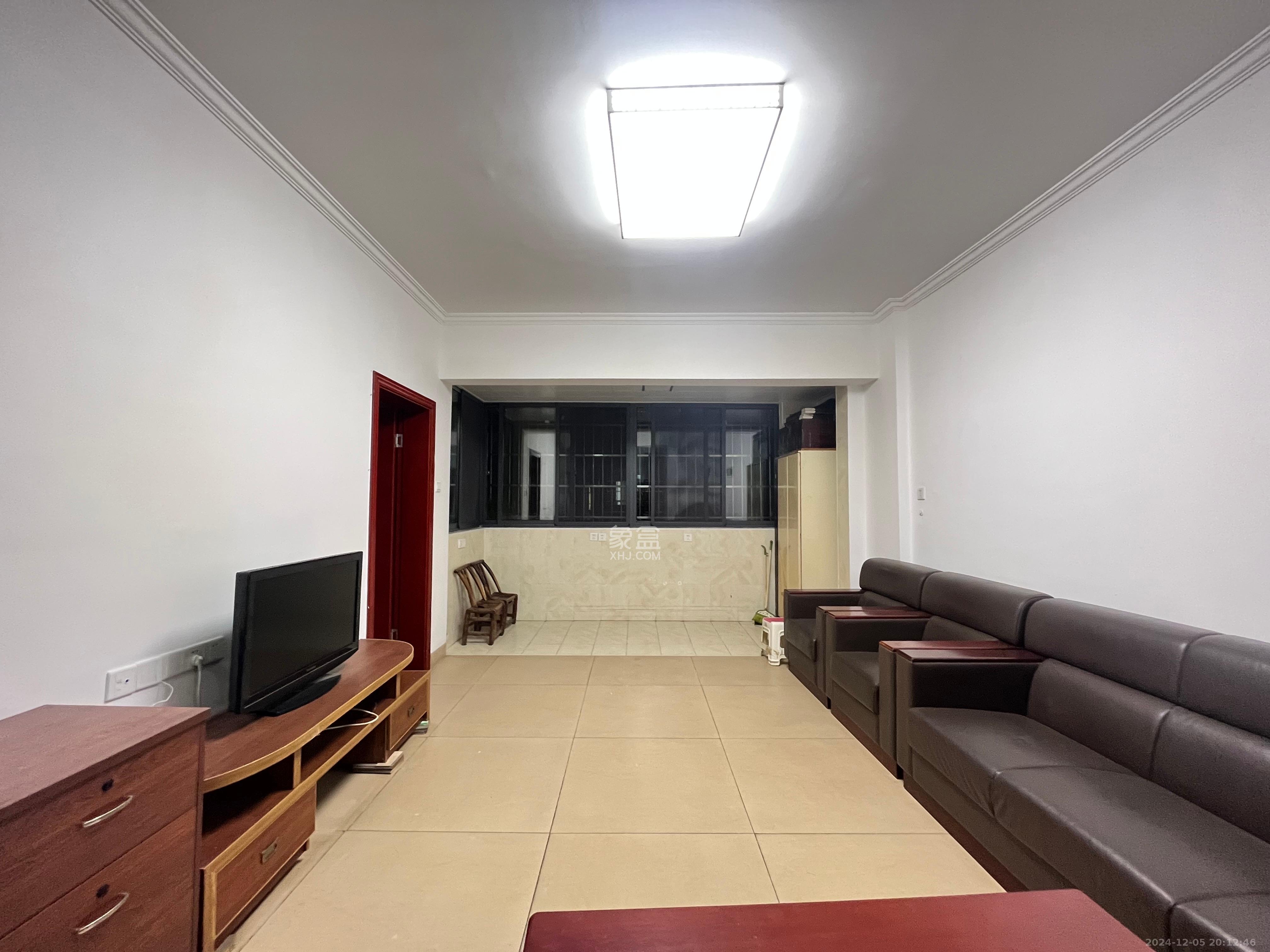 友兴家园 1室0厅0卫 2200.0元/月 友兴家园 1室0厅0卫 2200.0元/月室内图