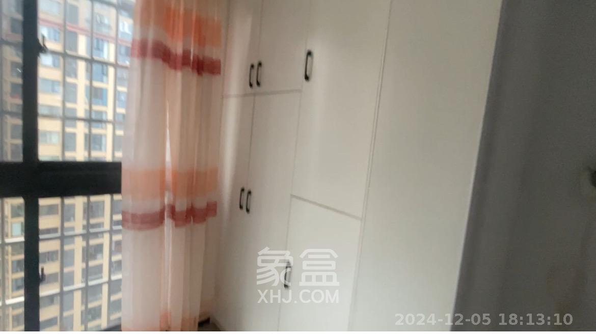 洋湖明园一期  3室2厅2卫   2200.00元/月室内图