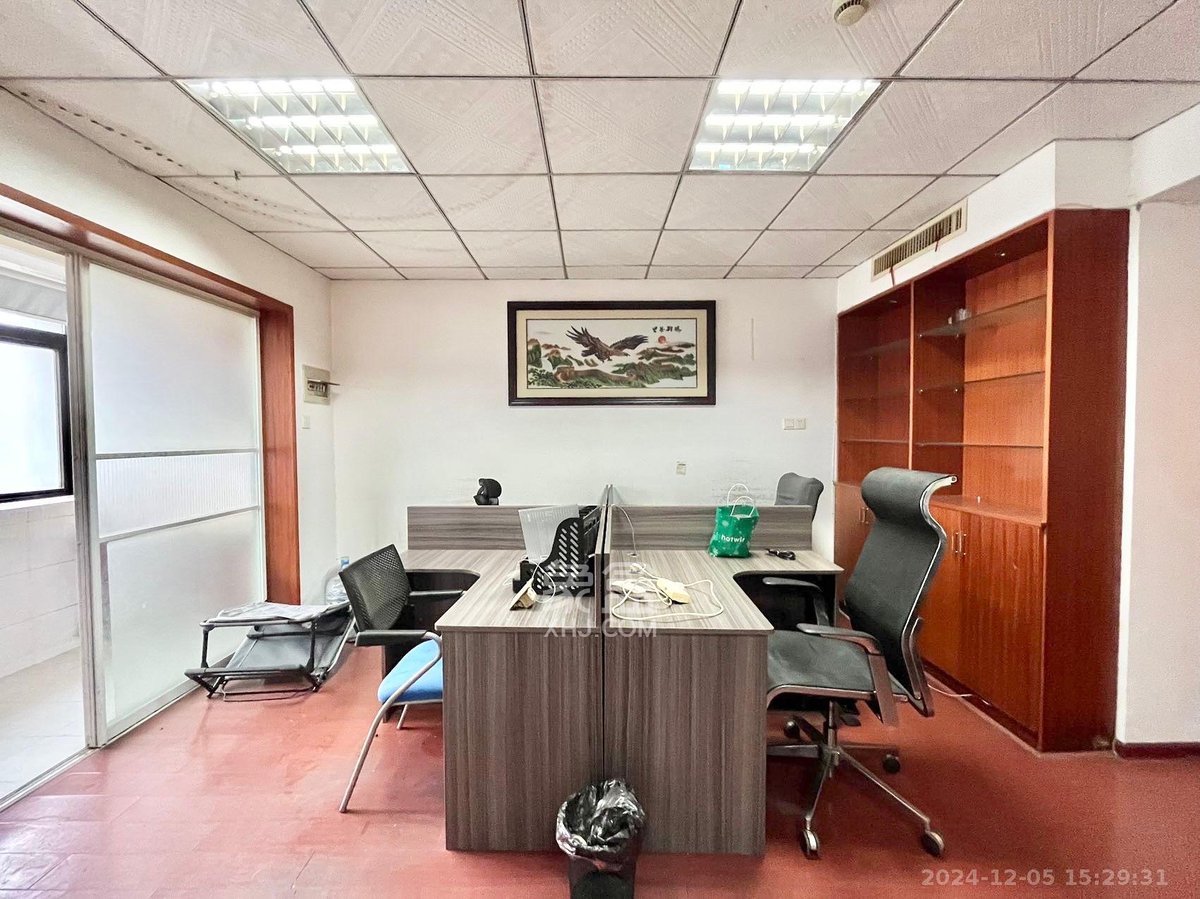 鑫远杰座  1室1厅1卫    2600.0元/月 鑫远杰座  1室1厅1卫    2600.0元/月