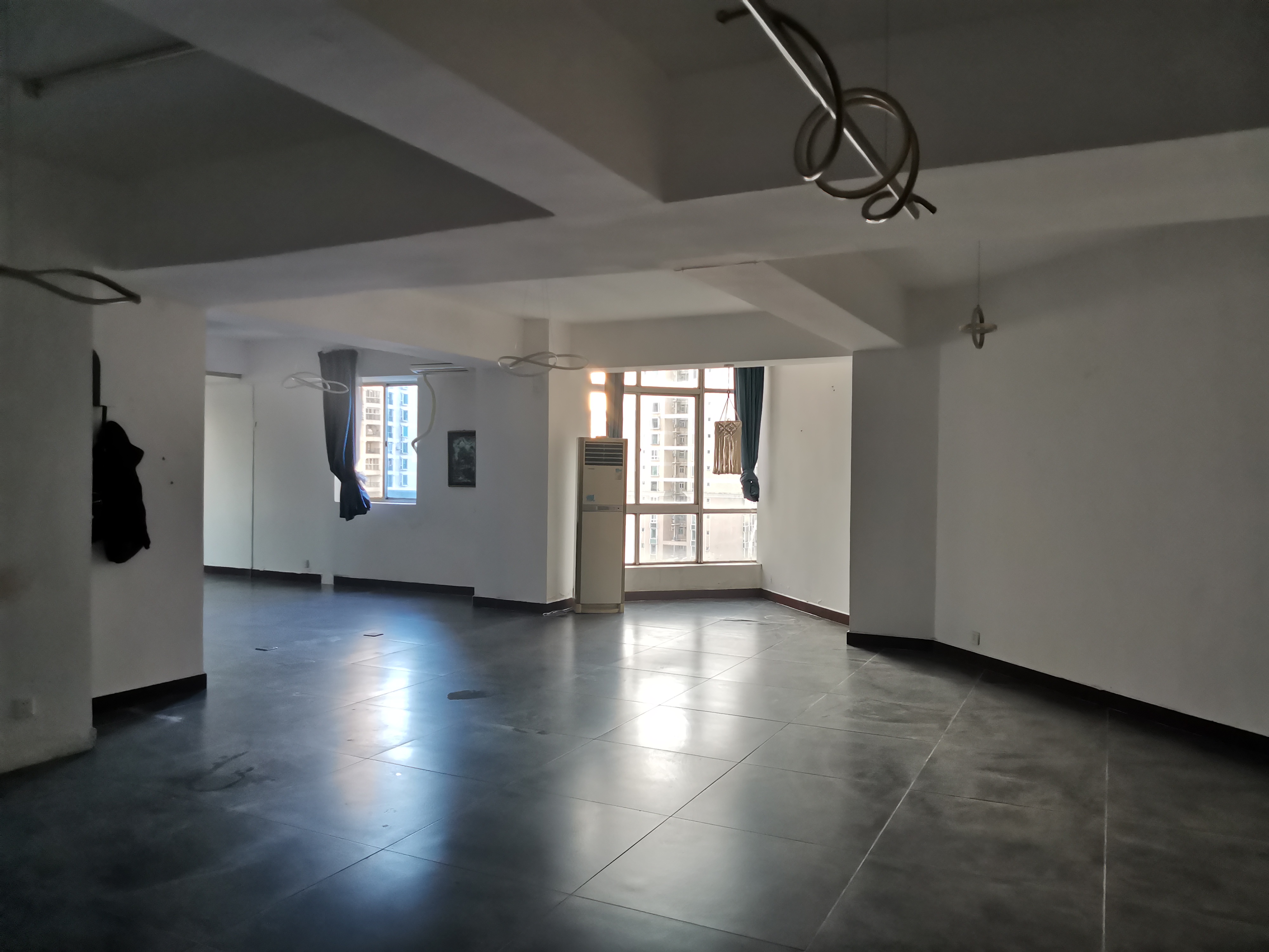 世贸中心 2室2厅1卫 2500.0元/月 世贸中心 2室2厅1卫 2500.0元/月室内图