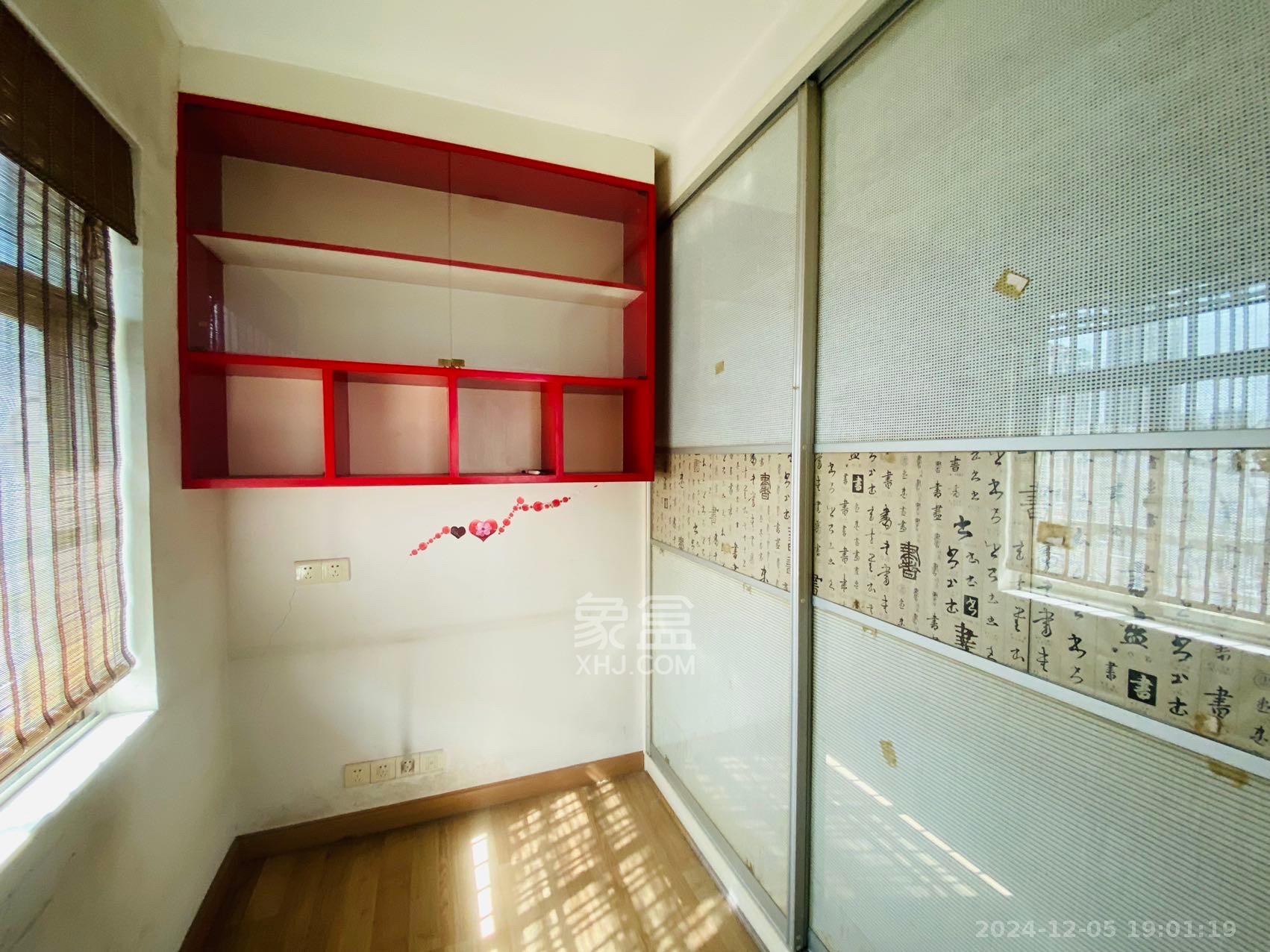 佳远小区(汽车西站) 3室2厅2卫 2200.0元/月 佳远小区(汽车西站) 3室2厅2卫 2200.0元/月室内图