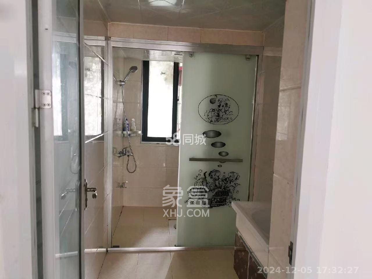 华龙家园(和泰家园)  3室2厅2卫    2400.0元/月 华龙家园(和泰家园)  3室2厅2卫    2400.0元/月室内图