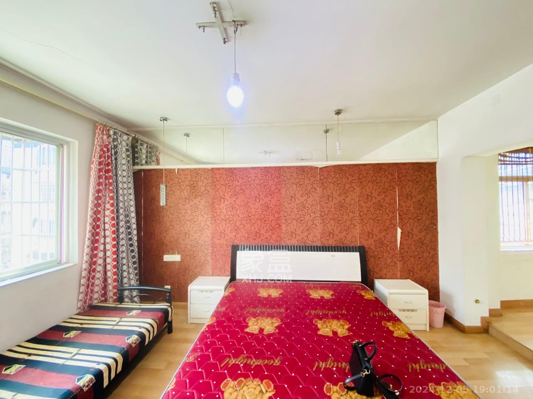 佳远小区(汽车西站) 3室2厅2卫 2200.0元/月 佳远小区(汽车西站) 3室2厅2卫 2200.0元/月室内图