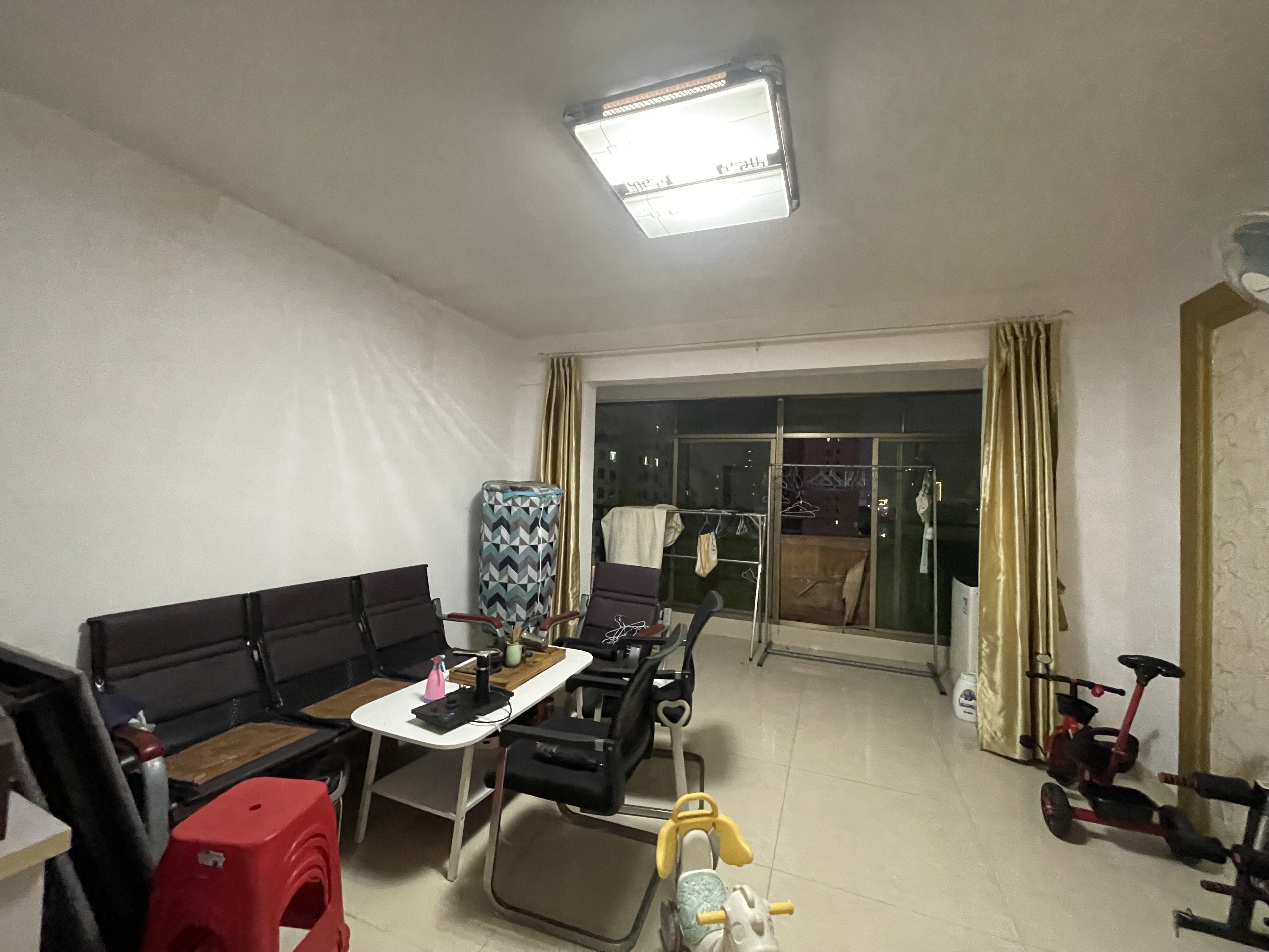 怡翠苑(金濂路) 3室2厅2卫 2500.0元/月 怡翠苑(金濂路) 3室2厅2卫 2500.0元/月室内图