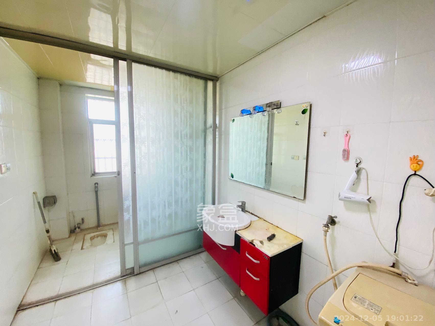 佳远小区(汽车西站) 3室2厅2卫 2200.0元/月 佳远小区(汽车西站) 3室2厅2卫 2200.0元/月室内图