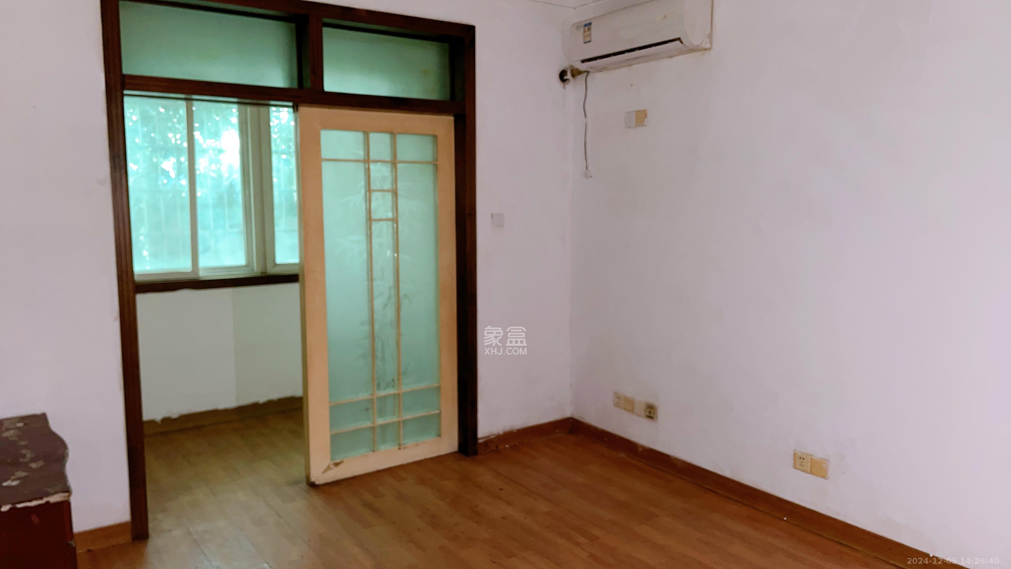 下大垅干部宿舍小区 3室2厅2卫 2500.0元/月 下大垅干部宿舍小区 3室2厅2卫 2500.0元/月室内图