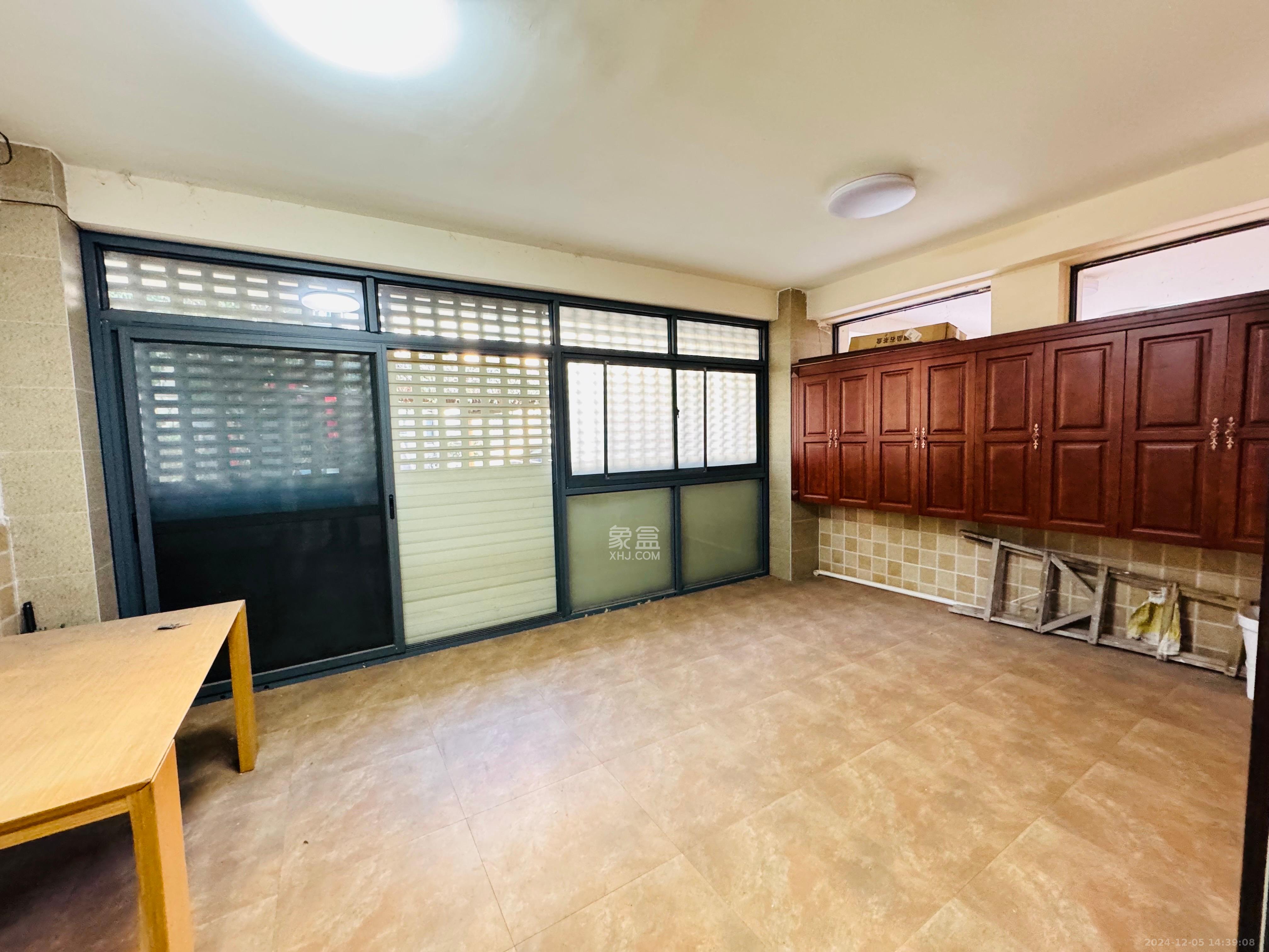 山水湾  5室2厅1卫    7000.0元/月室内图