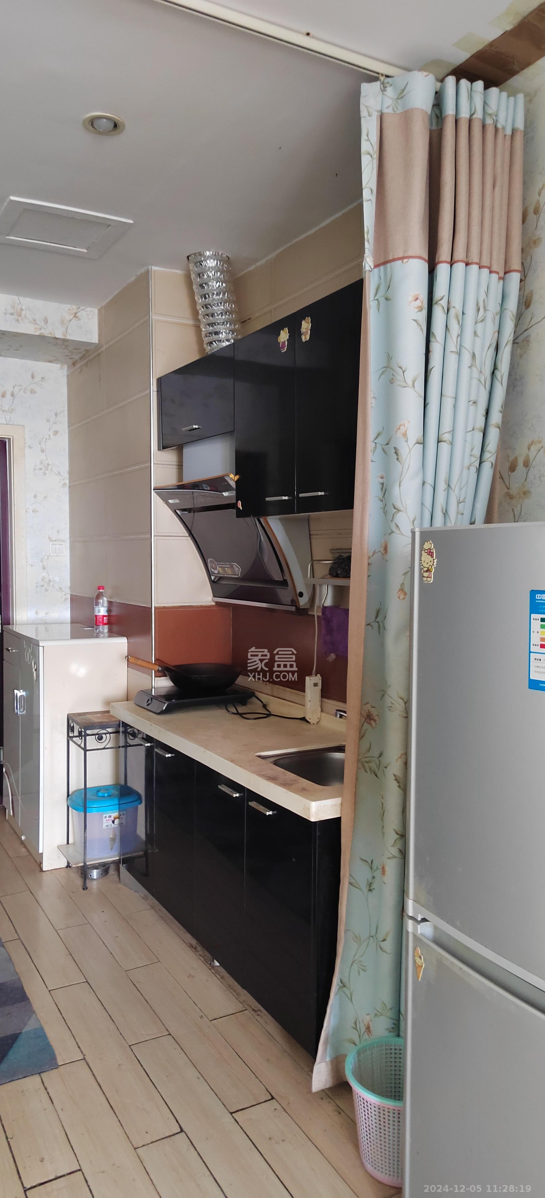 昊天大厦 1室1厅1卫 2000.0元/月 昊天大厦 1室1厅1卫 2000.0元/月室内图