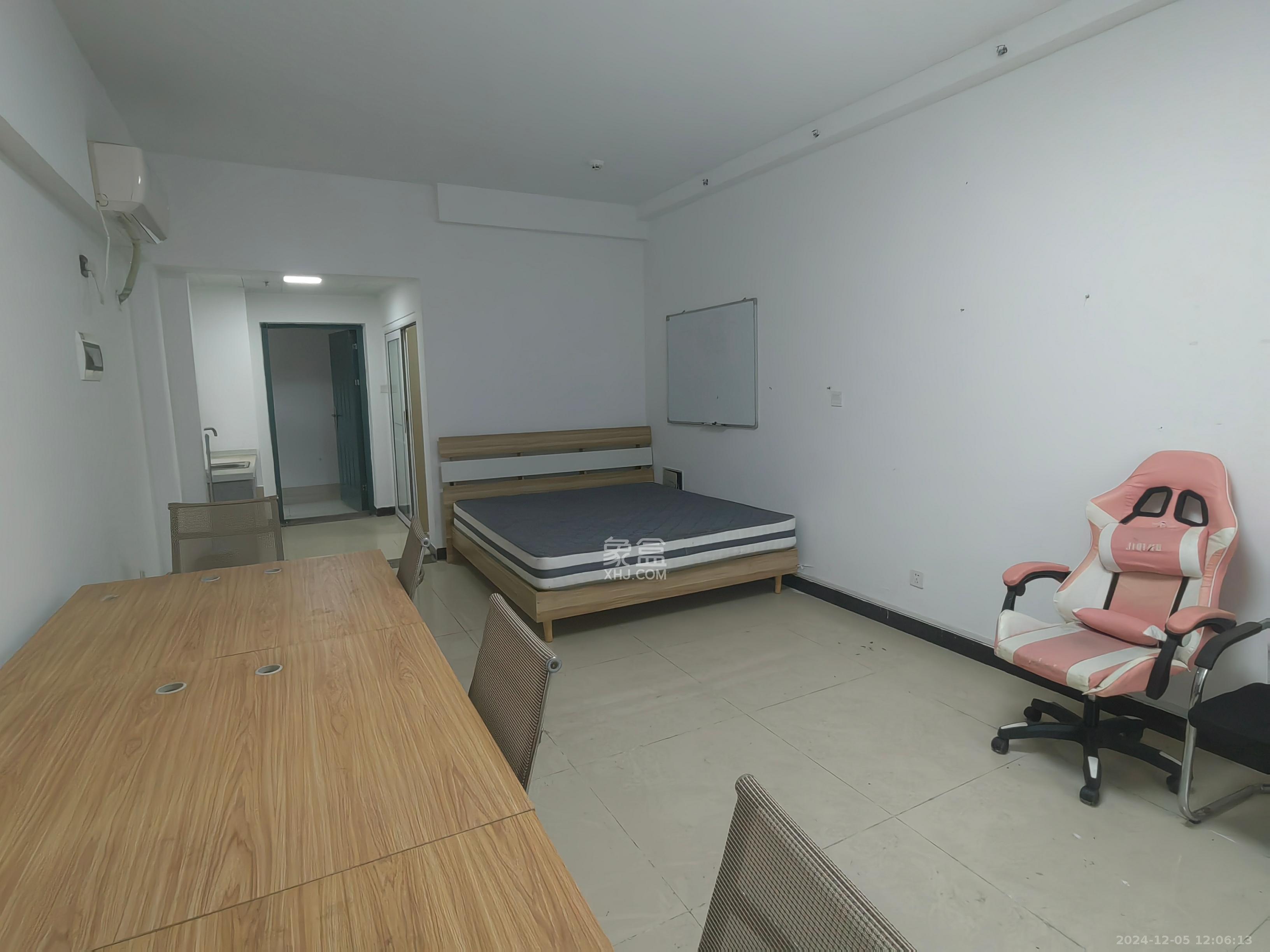 山与墅 1室1厅1卫 1300.0元/月 山与墅 1室1厅1卫 1300.0元/月室内图