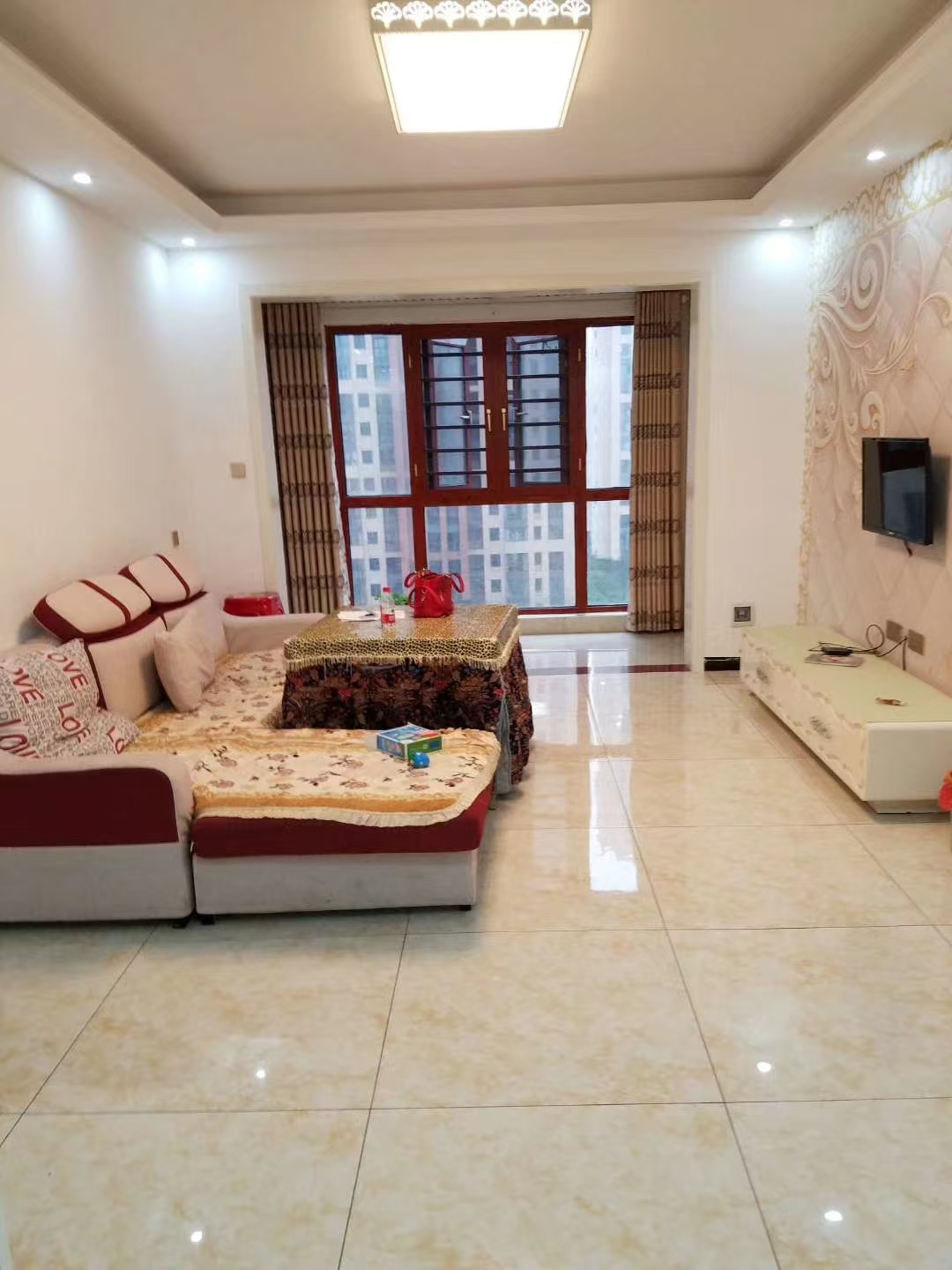 百弘学府城 3室2厅1卫 1800.0元/月 百弘学府城 3室2厅1卫 1800.0元/月室内图