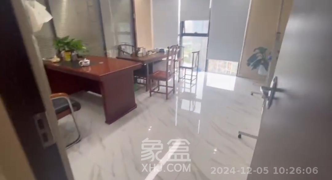 万坤图财富广场   580.0㎡     36000.00元/月室内图