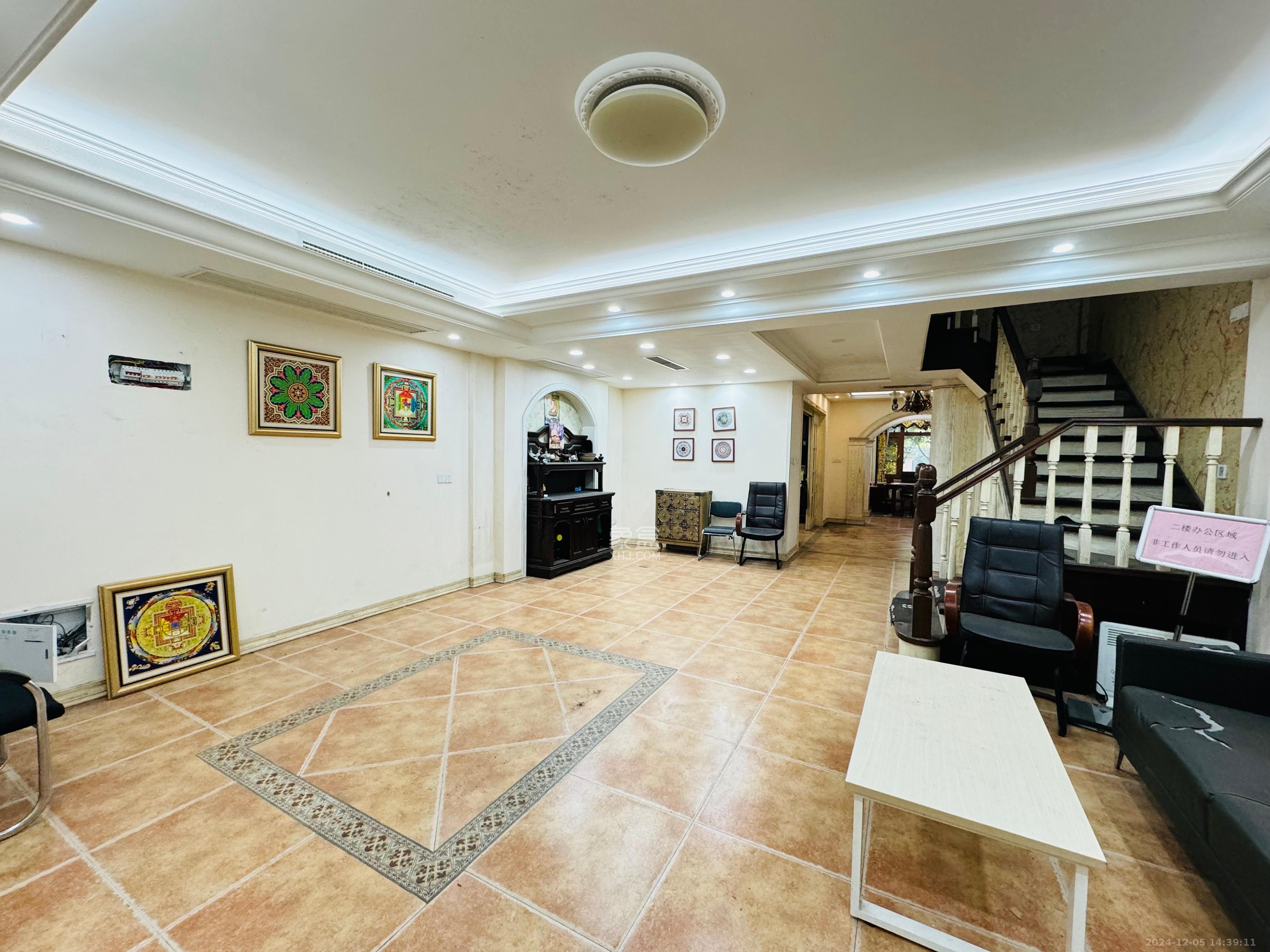 山水湾  5室2厅1卫    7000.0元/月室内图