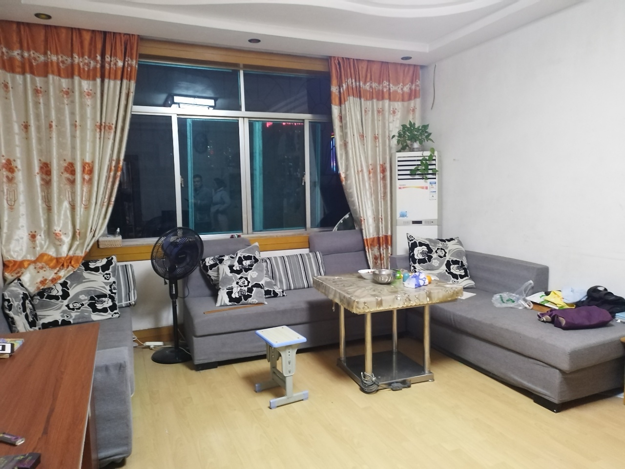 娄底市公路局家属楼  3室2厅1卫    48.8万 娄底市公路局家属楼  3室2厅1卫    48.8万客厅