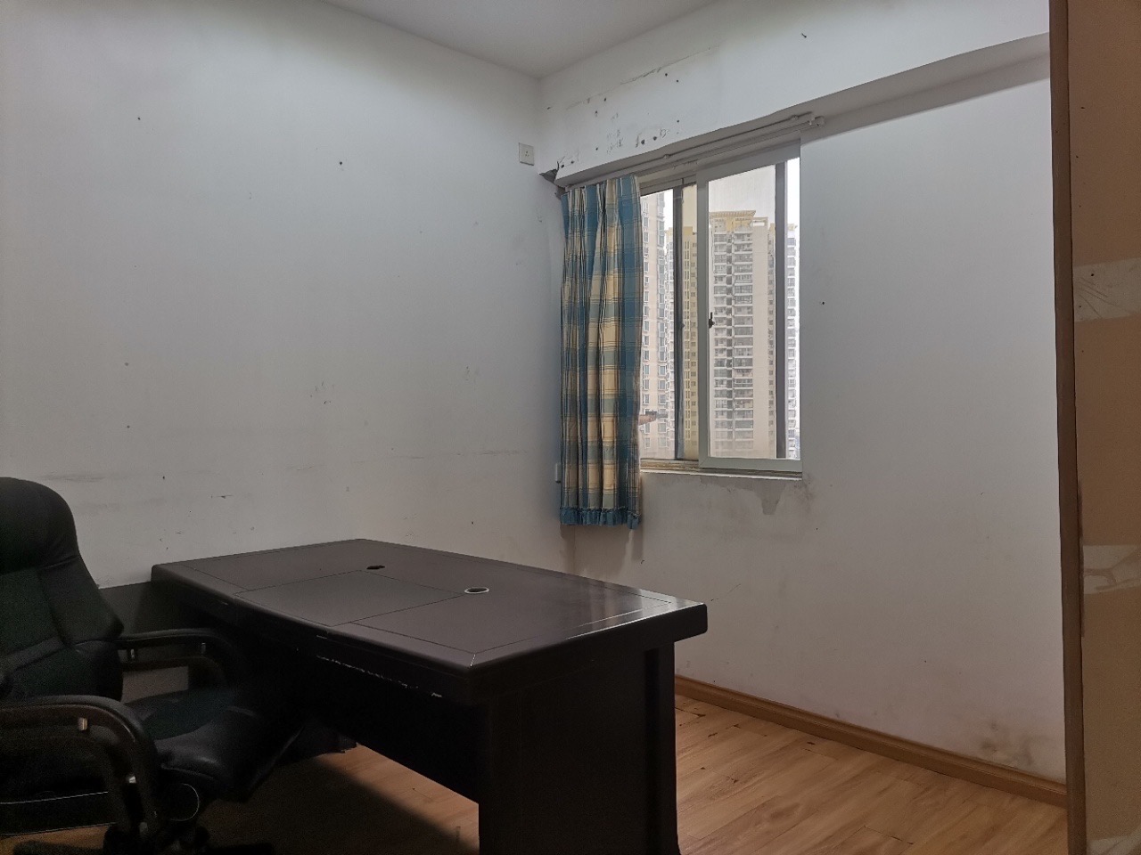 世贸中心 3室2厅1卫 138.0万 世贸中心 3室2厅1卫 138.0万客厅