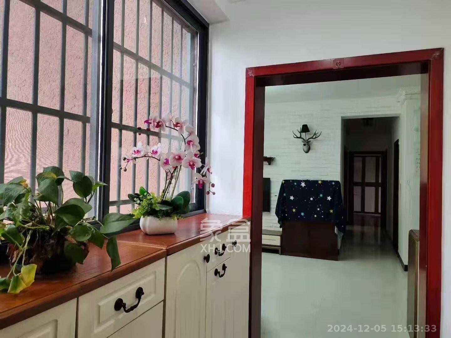 海德公园  3室2厅2卫   2000.00元/月室内图