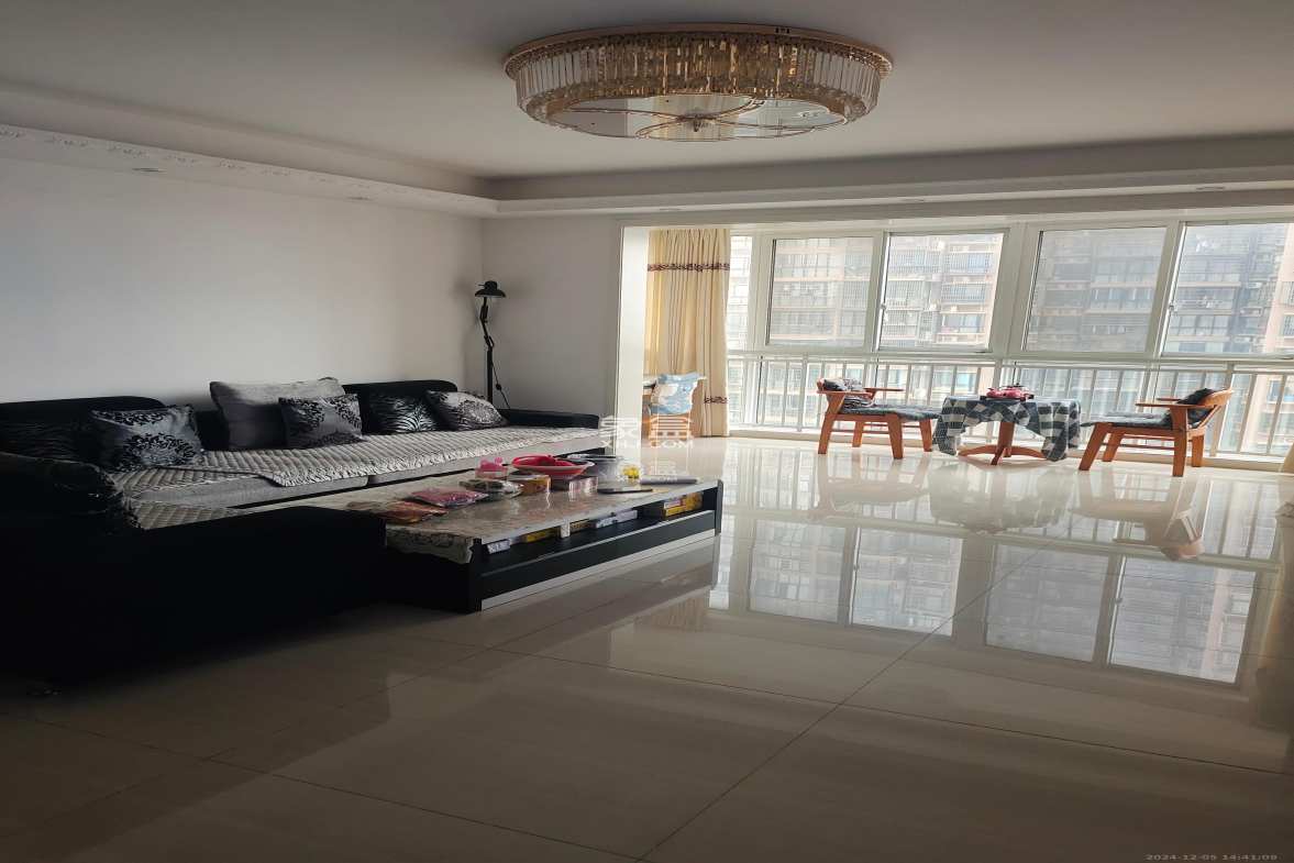 先锋东外滩  4室2厅2卫    4000.0元/月 先锋东外滩  4室2厅2卫    4000.0元/月室内图