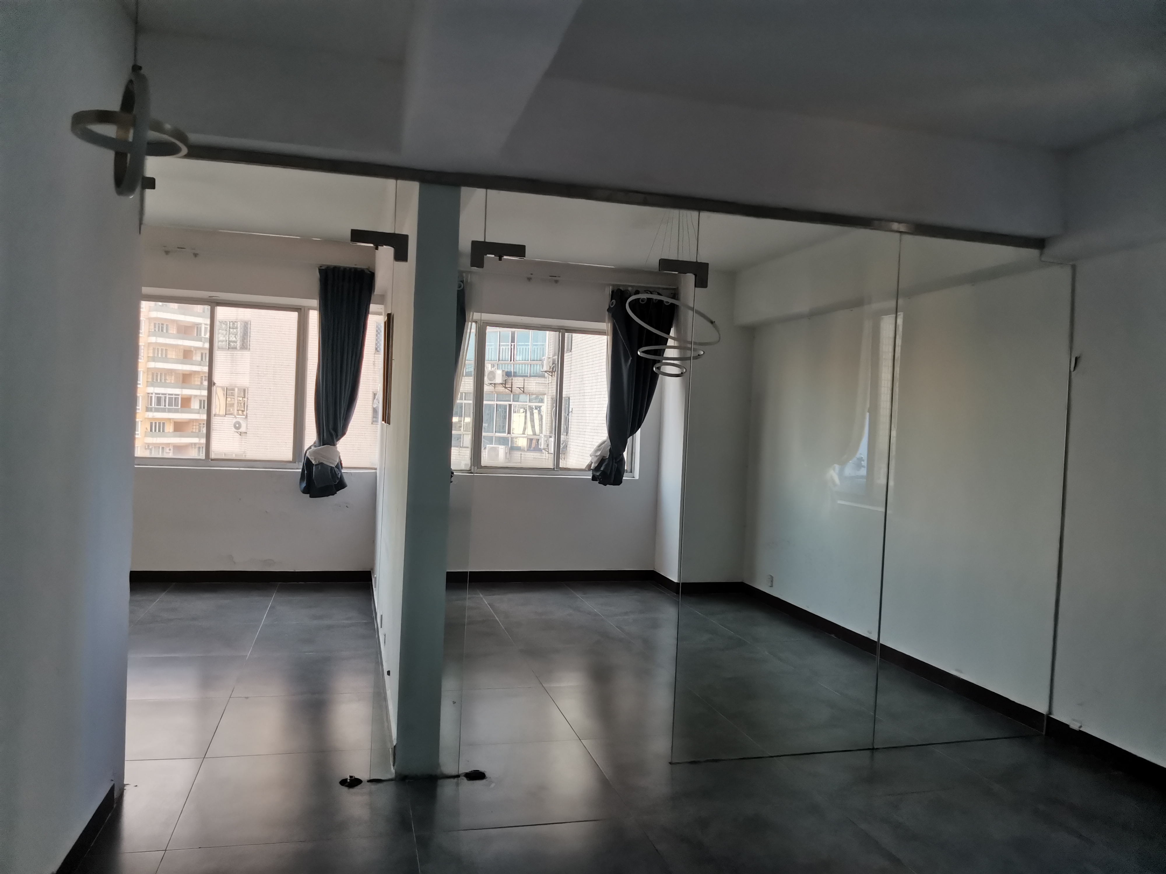 世贸中心 2室2厅1卫 2500.0元/月 世贸中心 2室2厅1卫 2500.0元/月室内图