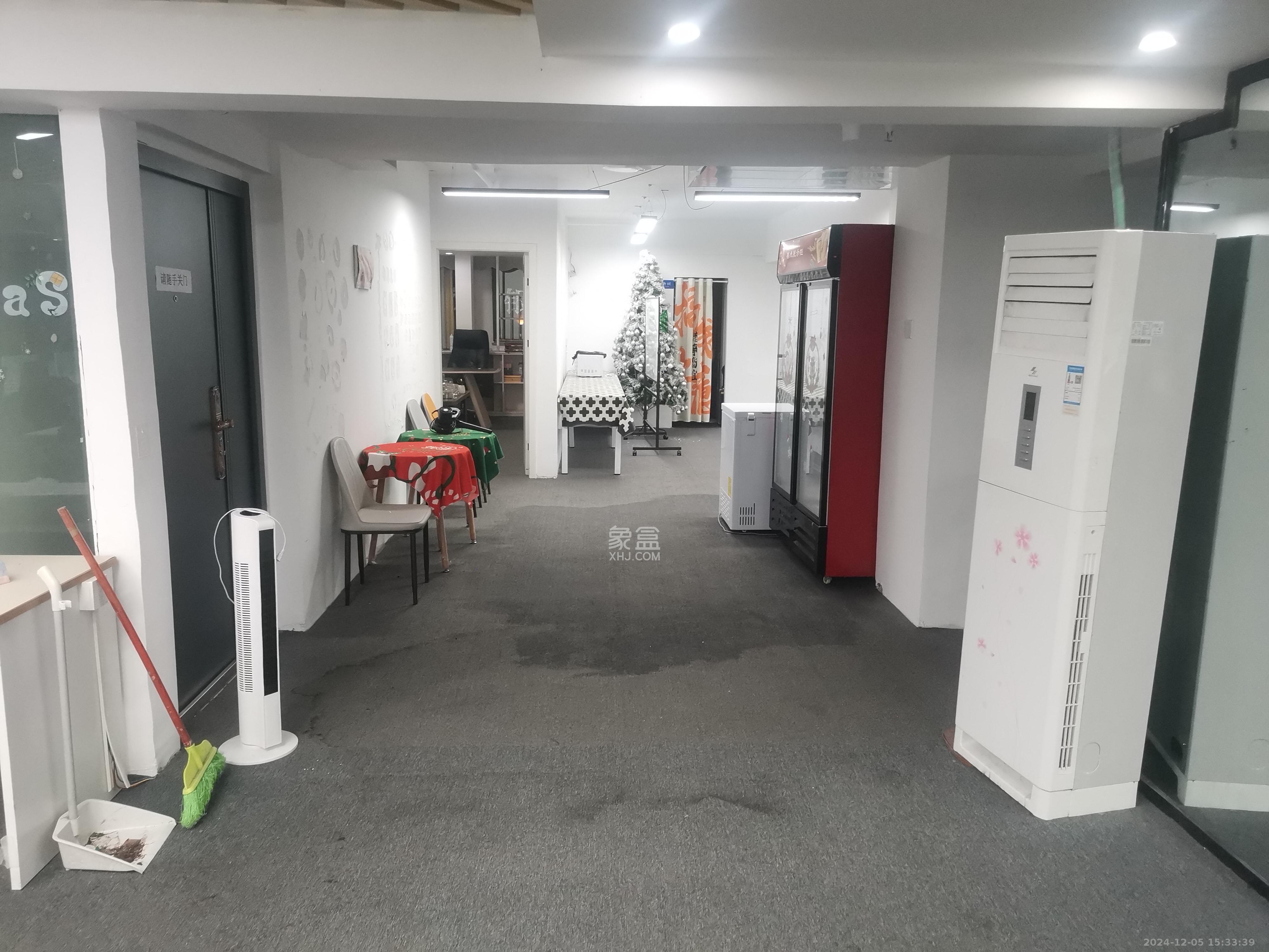 东方芙蓉 1室1厅1卫 21000.0元/月 东方芙蓉 1室1厅1卫 21000.0元/月室内图