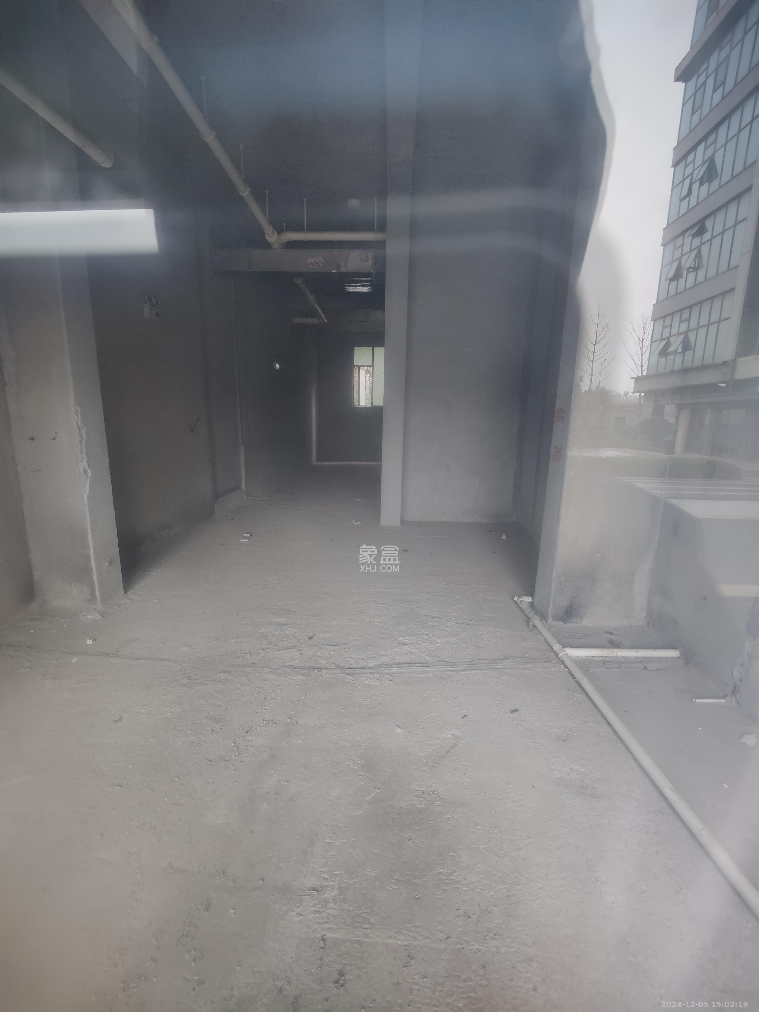 绿地V岛   76.08㎡      7000.0元/月室内图