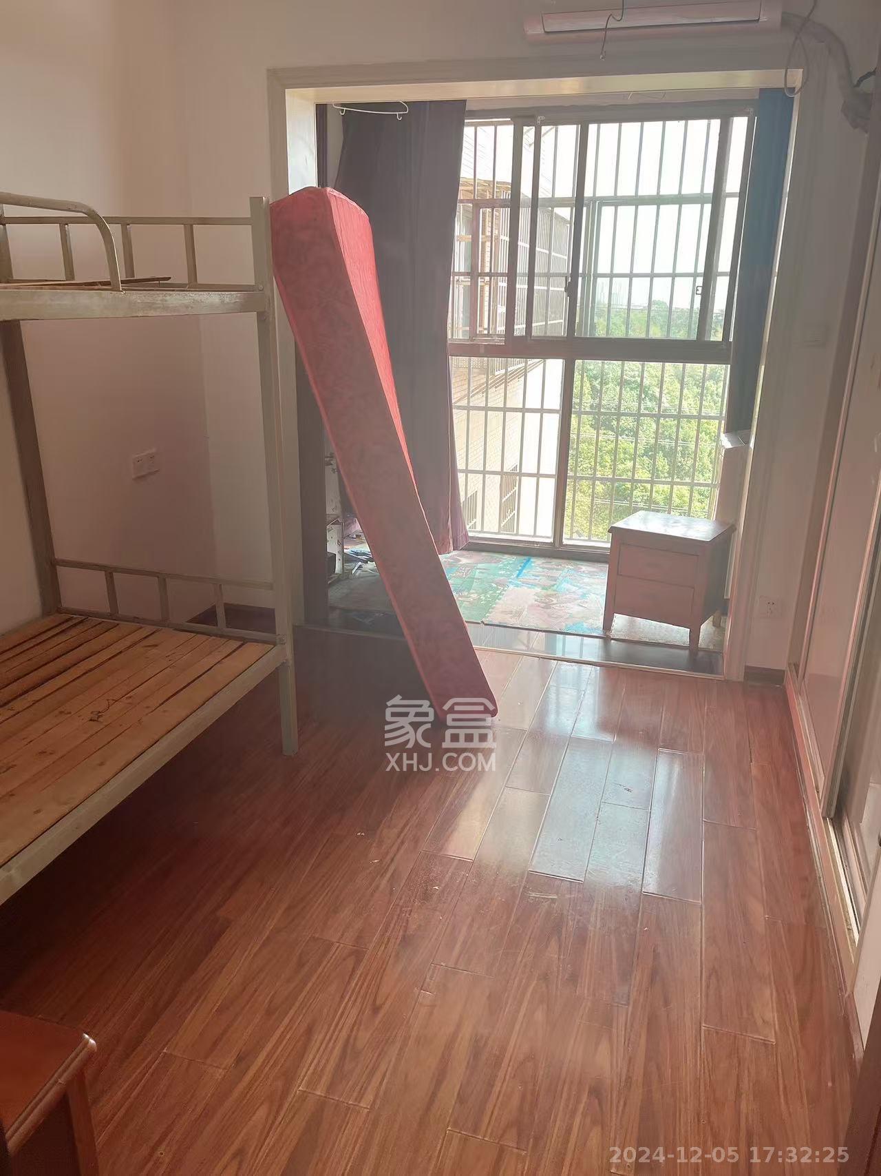 华龙家园(和泰家园)  3室2厅2卫    2400.0元/月 华龙家园(和泰家园)  3室2厅2卫    2400.0元/月室内图