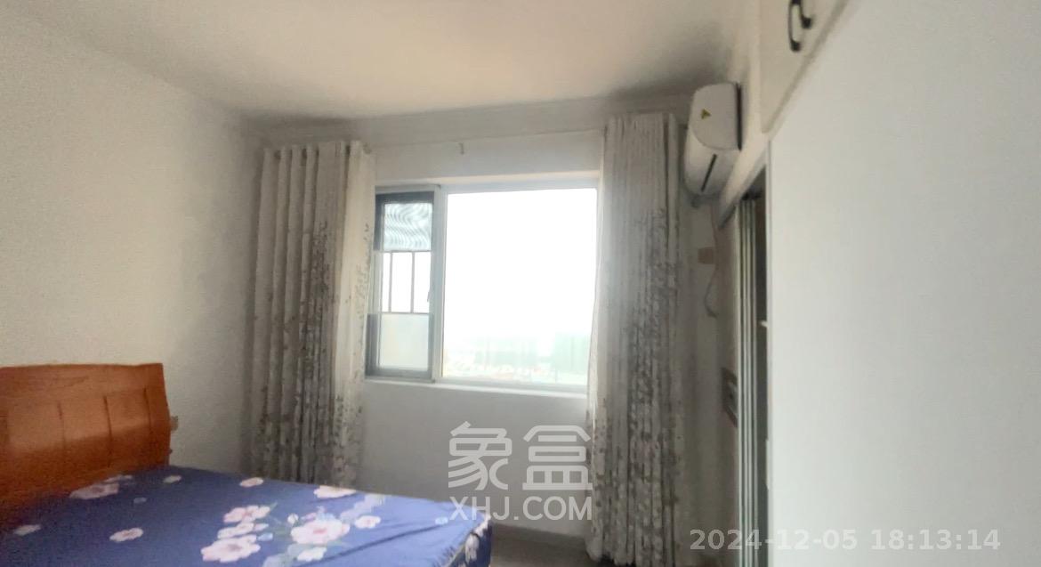 洋湖明园一期  3室2厅2卫   2200.00元/月室内图