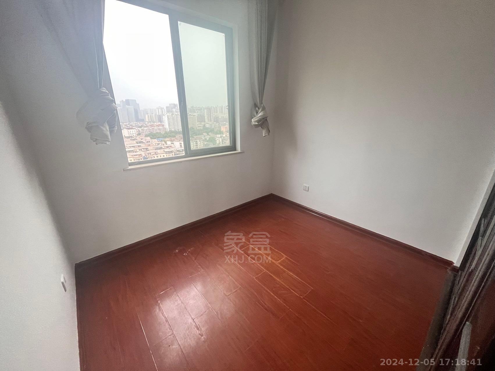 近水楼台 4室2厅2卫 1600.00元/月 近水楼台 4室2厅2卫 1600.00元/月室内图